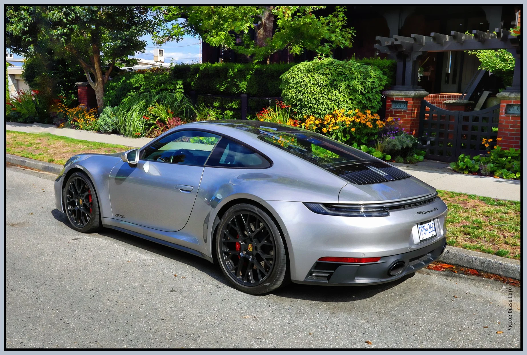 Porsche 911_Point Grey Rd_Jul 29_2026_HDR_4L7180_peShdngCntrst_4x6s.jpg