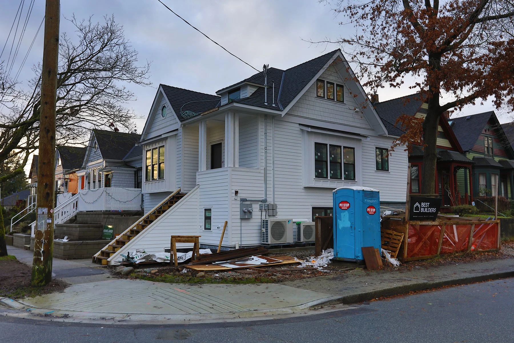 703 Heatley St Const_Jan 3_2024_HDR_5E3156_4x6.jpg