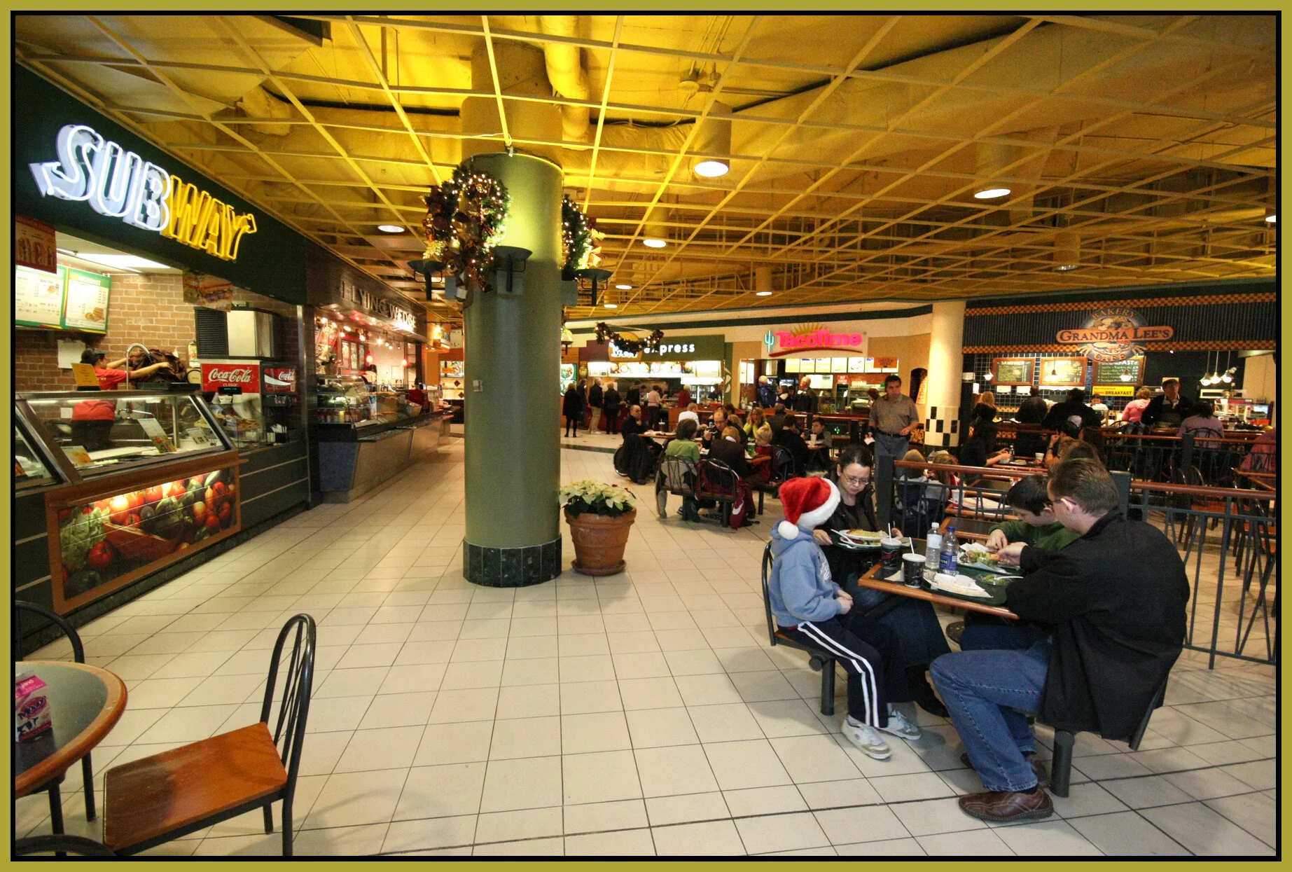 Waterfront Food Court_9759_4x6s.jpg
