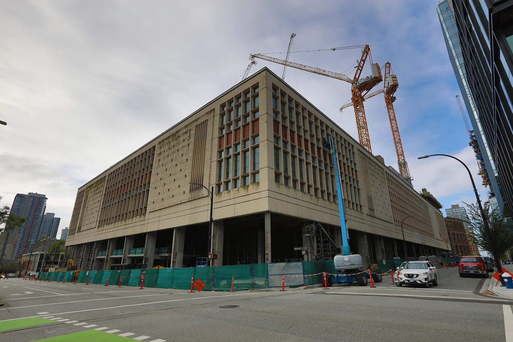 Post Office Amazon Const_Sep 2_2020_HDR_4G4001_4x6.jpg