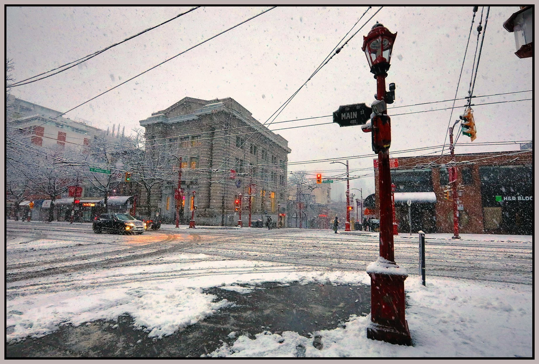 400 Main St LkgSW_Feb 2_2025_HDR_5E8764_peFlttnHstgrm_Hyperstrip_4x6s.jpg