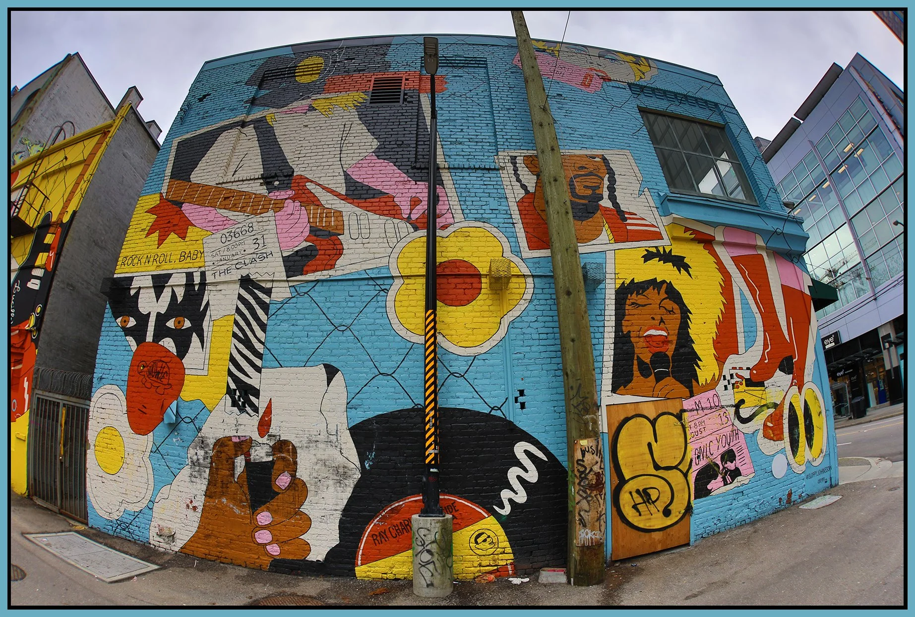 Robson St Alley Mural_May 1_2022_HDR_4G8861_4x6s.jpg