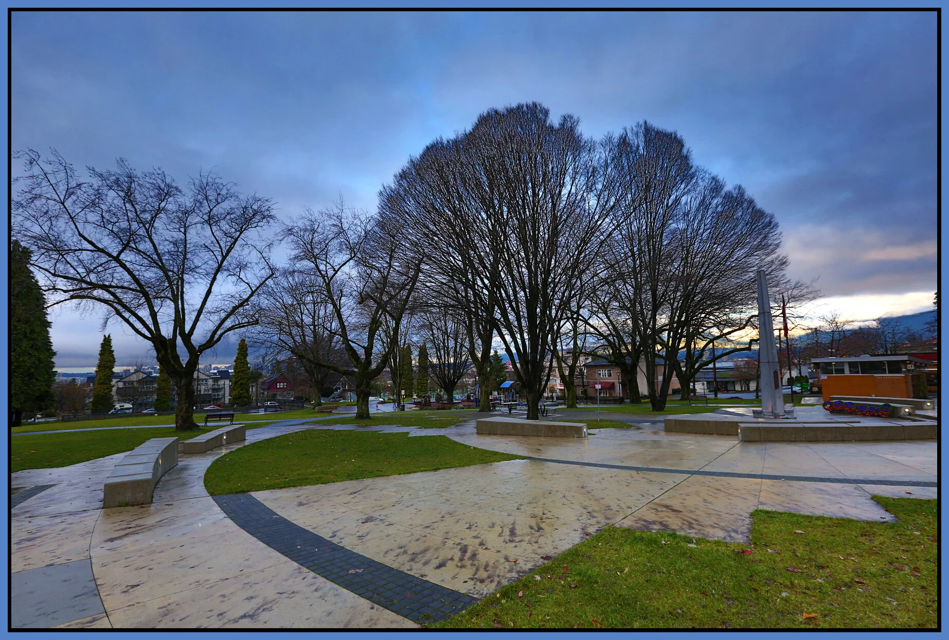 Commercial Dr_Dec 12_2012_HDR_C3853_4x6s.jpg