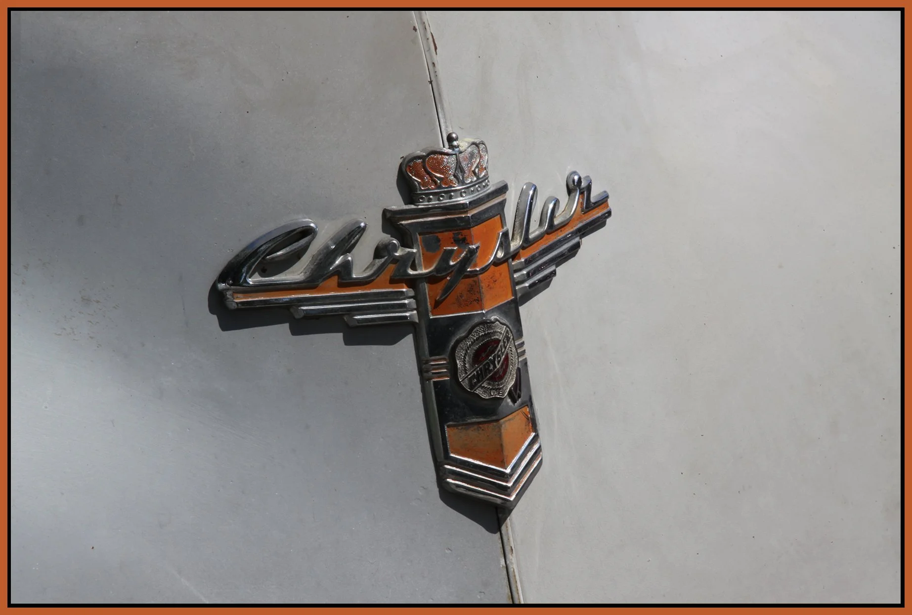 Chrysler Emblem_2011 _0603_4x6s.jpg