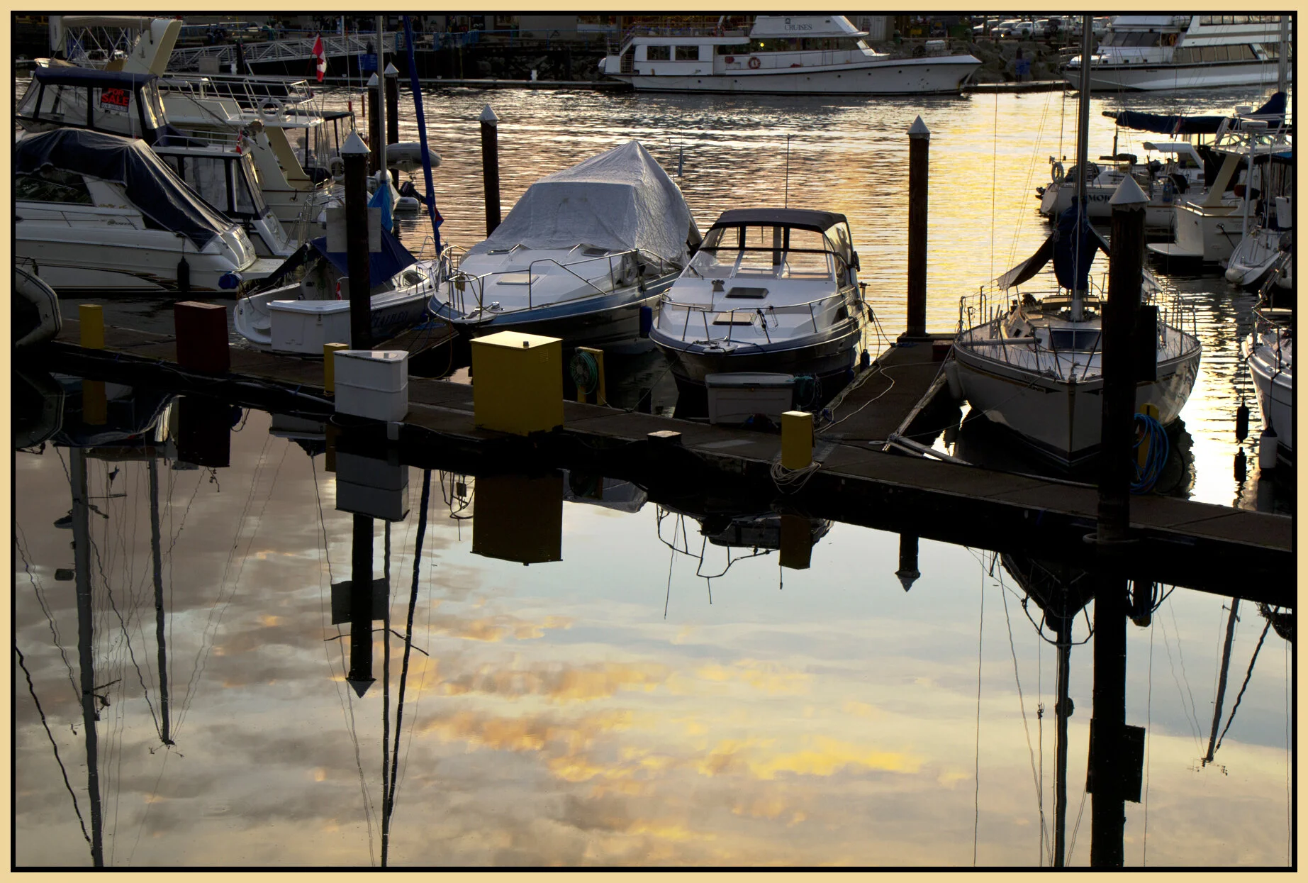 Gr.Island Boats_Dec 5_2010_6755_4x6s.jpg