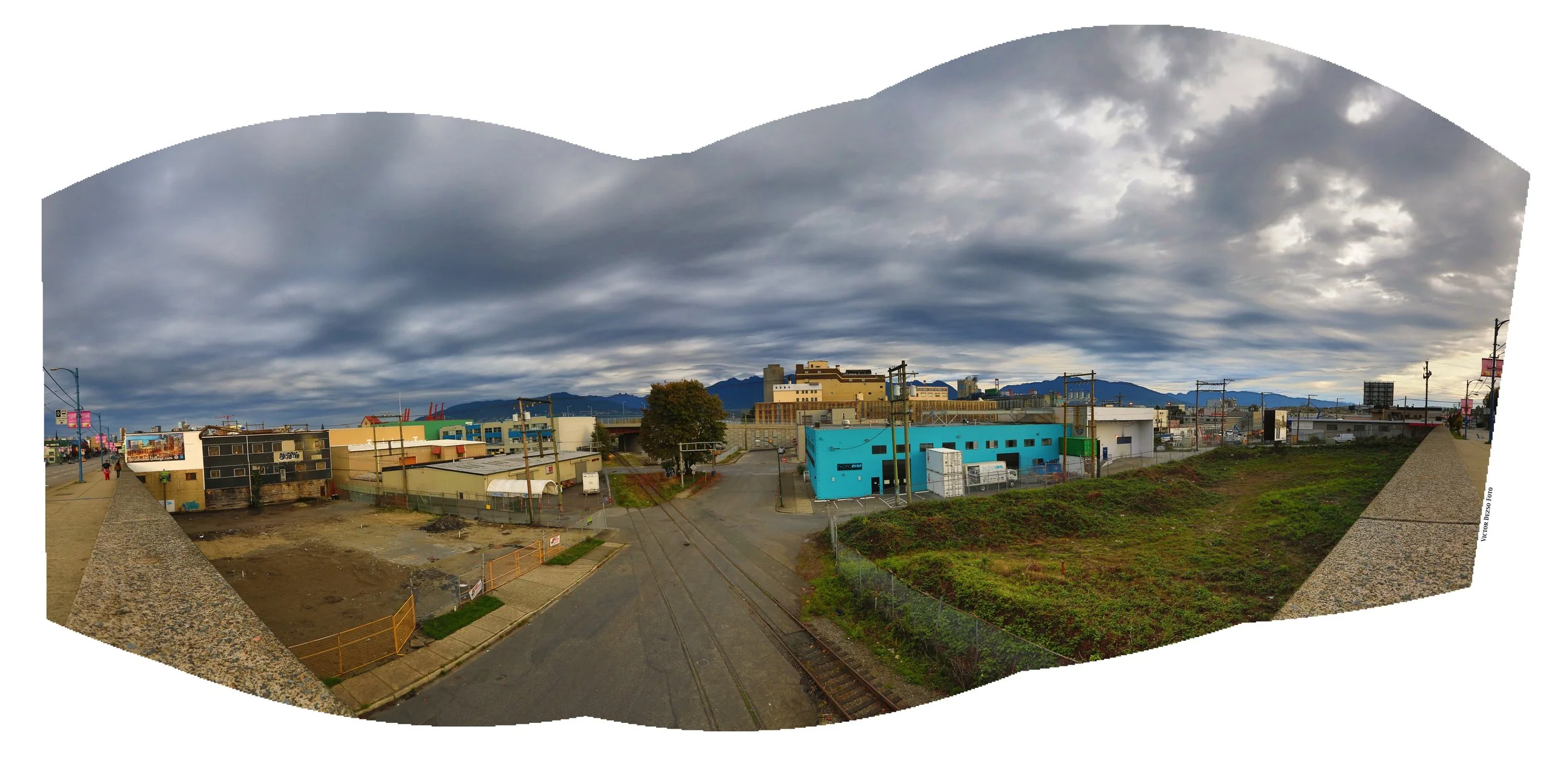 Strathcona Village LkgN_Oct 13_2014_HDR_Pan_F5702.jpg