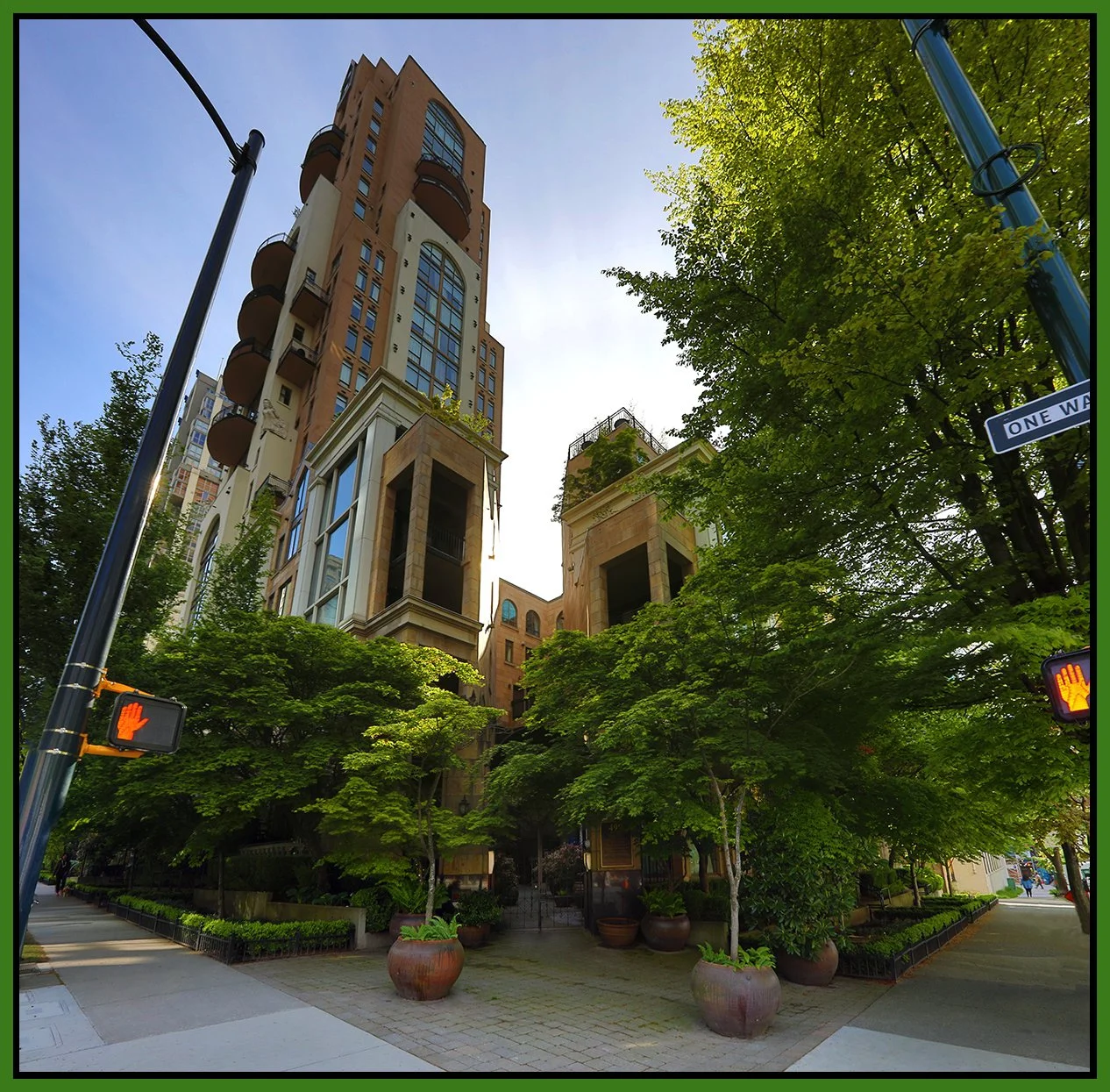 499 Drake St_May 10_2021_HDR_Pan_5A3540_4x4s.jpg