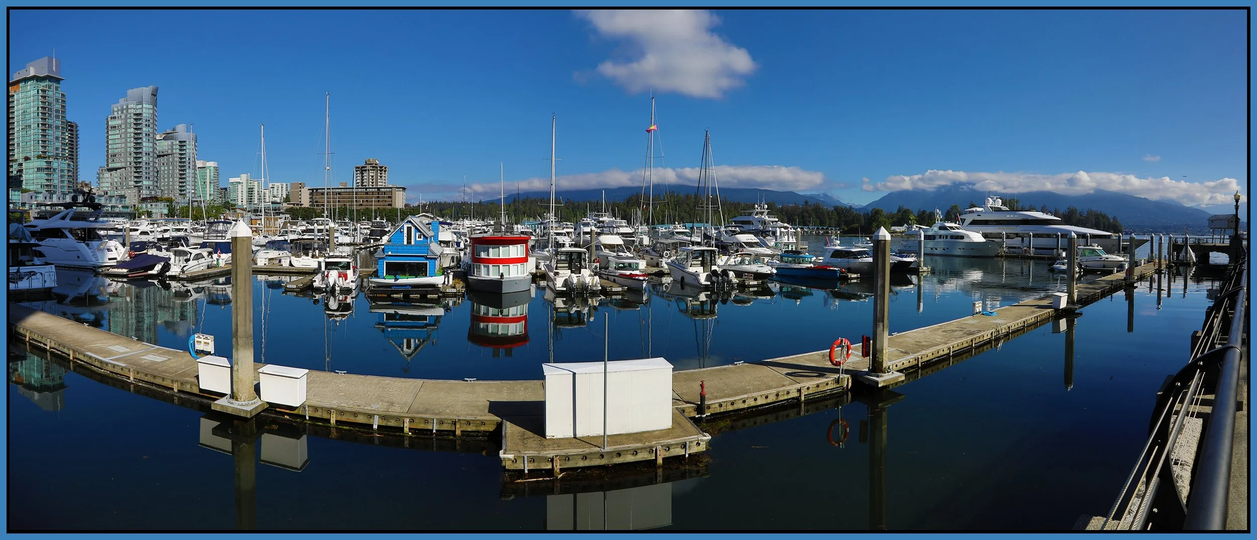 Coal Harbour West Boats_Jul 19_2022_HDR_Pan_5B1933_1_4x10s.jpg