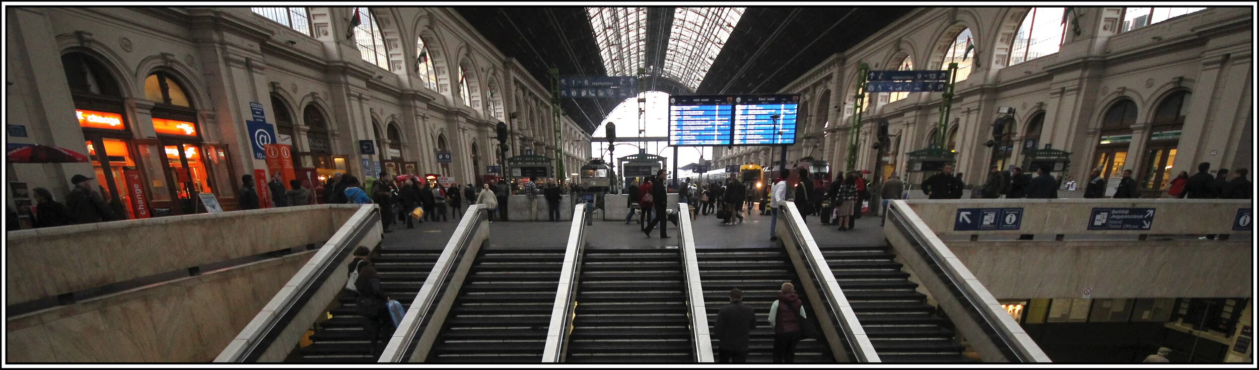 Budapest Keleti_Oct 24_2011_5570_2_4x12s.jpg