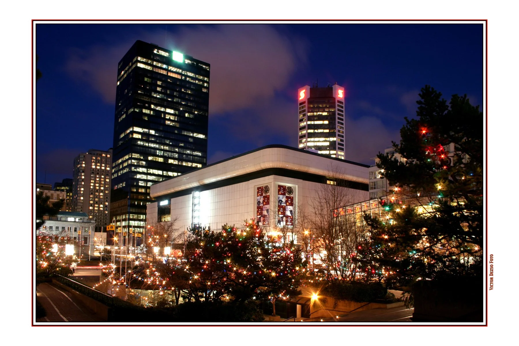 Robson Square_3577_4x6s.jpg