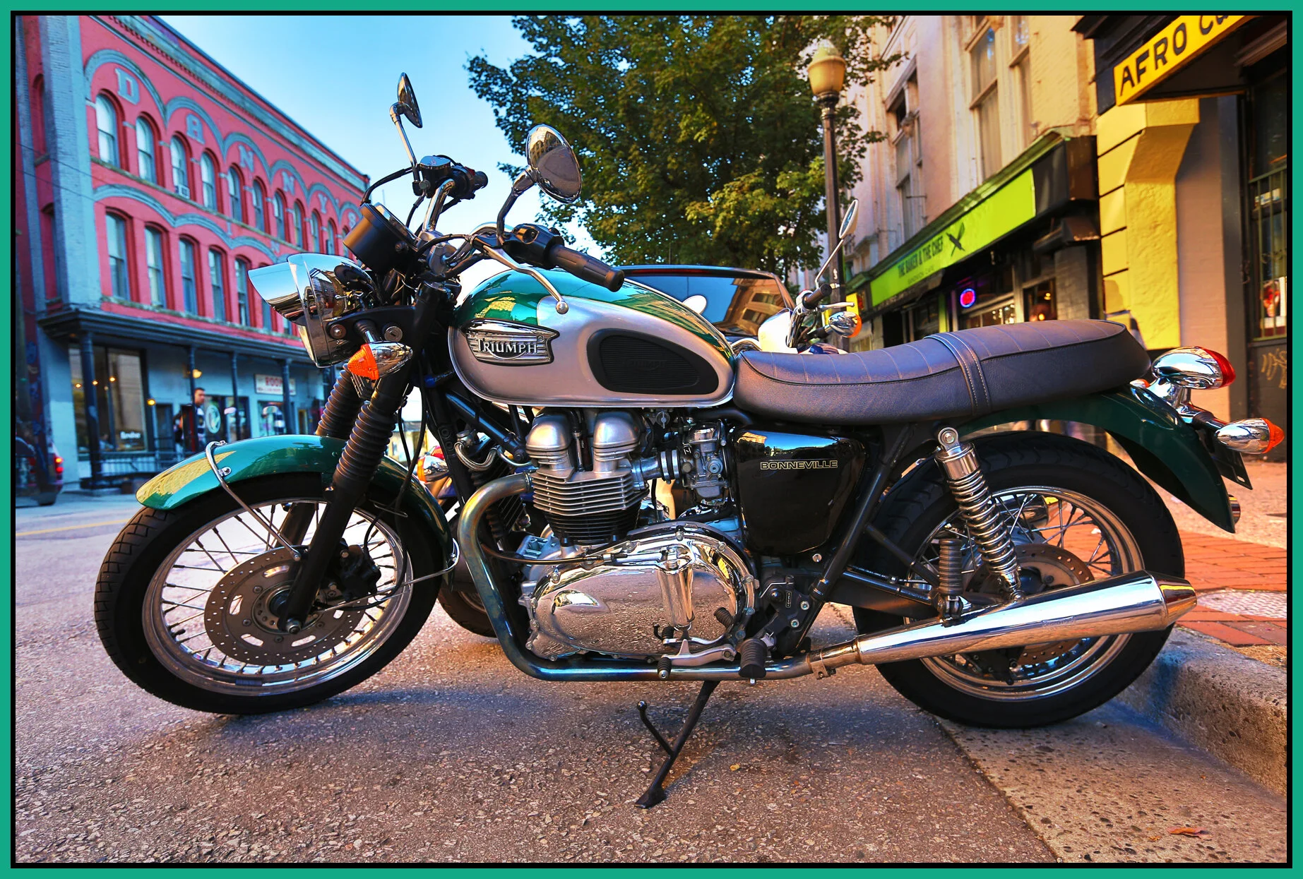 Triumph Bonneville_Sep 18_2012_HDR_C1824_4x6s.jpg