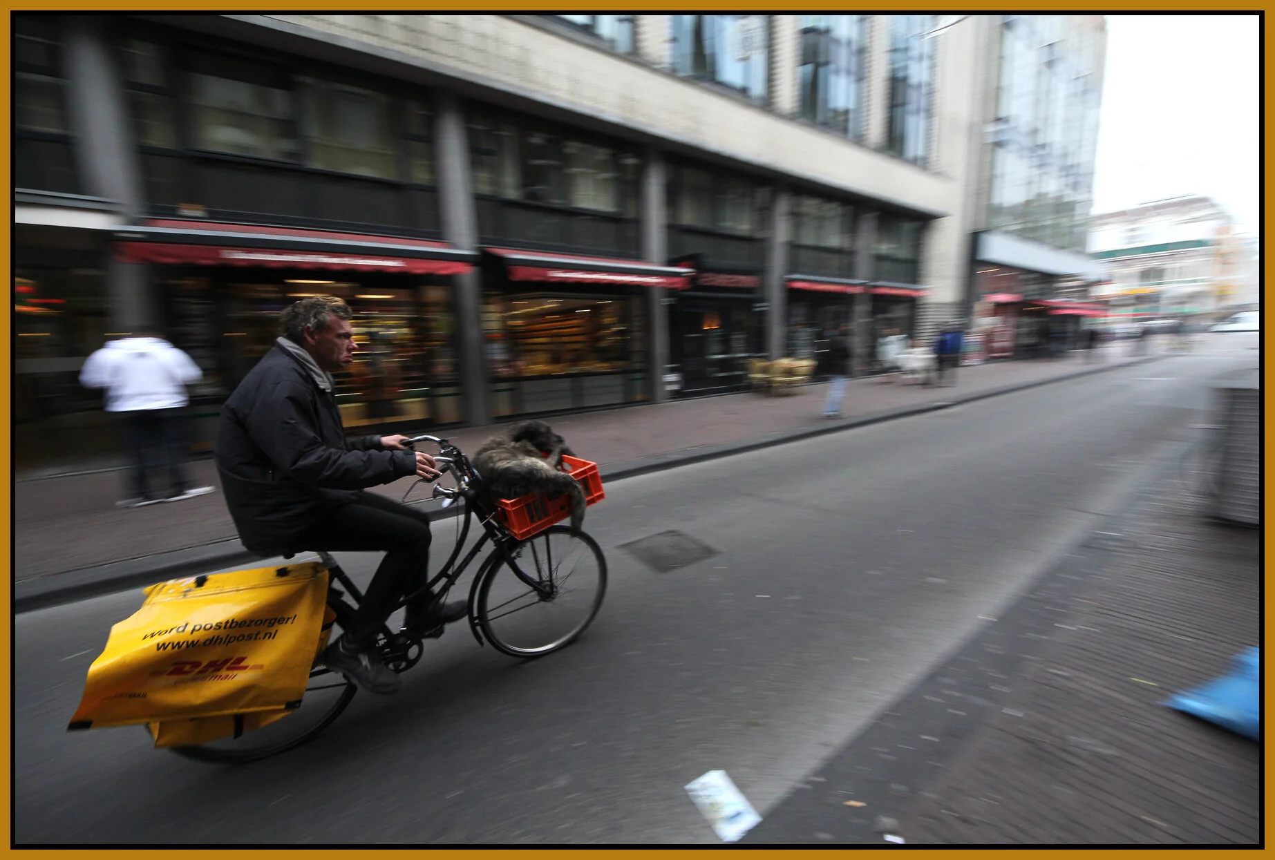 Amsterdam Courier_Nov 8_2011_1703_4x6s.jpg