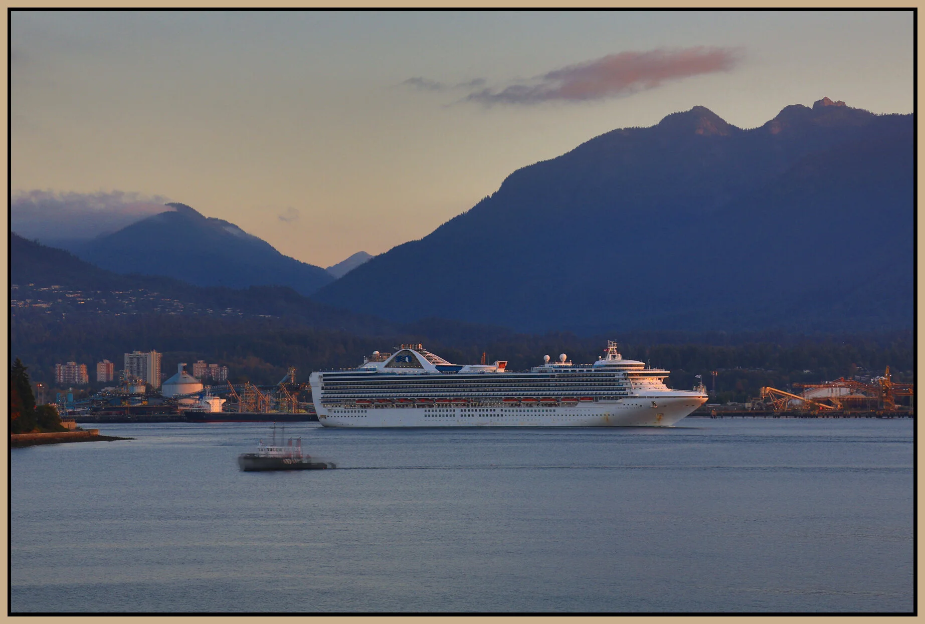 Burrard Inlet Ship_Oct 2_2014_HDR_F3176_4x6s.jpg