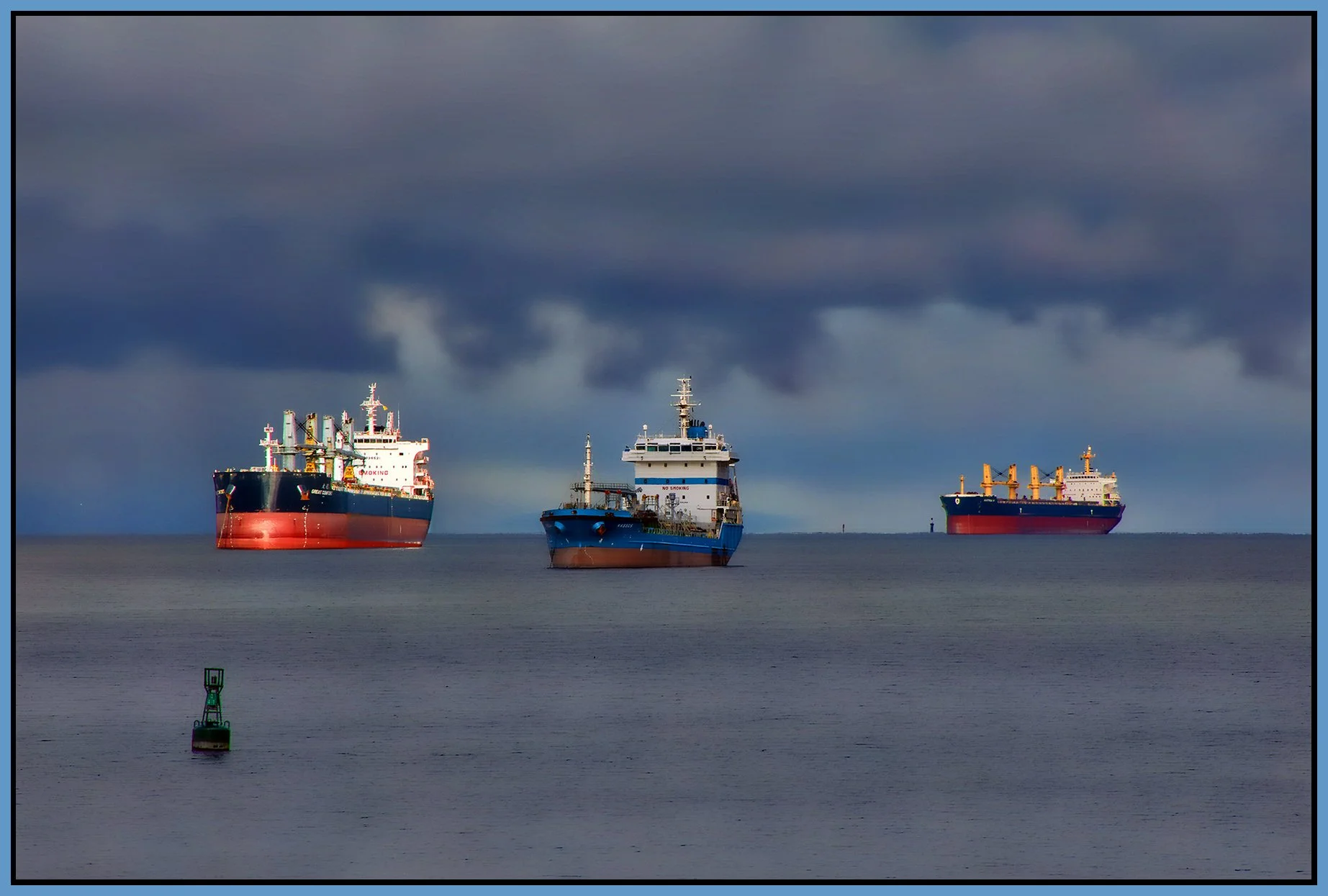 English Bay Ships_May 8_2022_HDR_4G9129_peHdr2013_1_4x6s.jpg