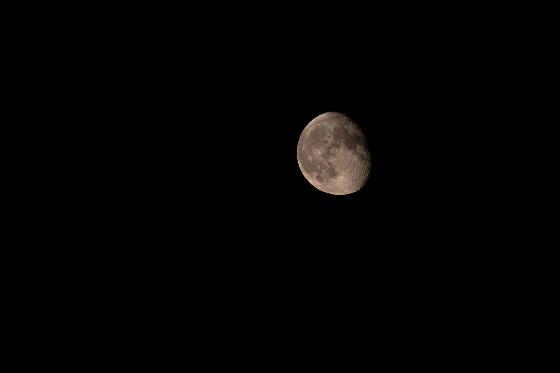 Moon 3:4_Sep 2_2023_CR2_5C5388_4x6.jpg