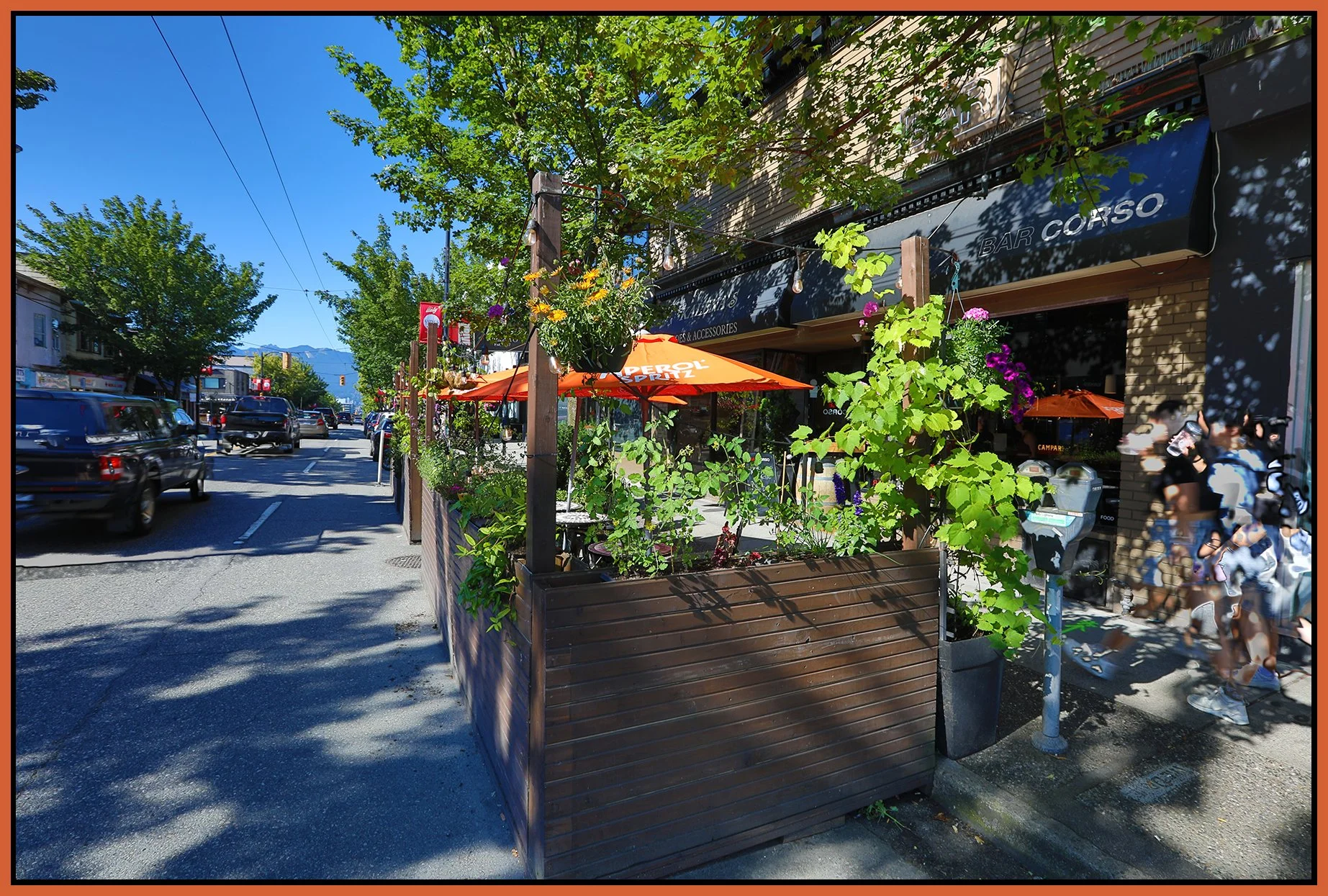 1532 Commercial Dr Curbside Seating_Jul 7_2024_HDR_5E6256_4x6s.jpg