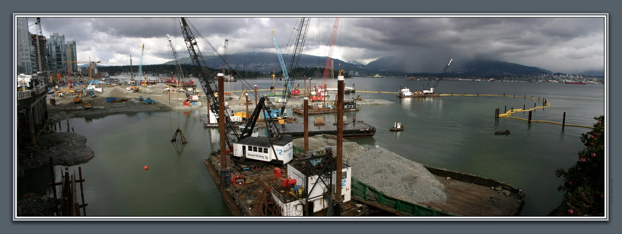 Coal Harbour Const_Mar 21_2005_1_4x11s.jpg