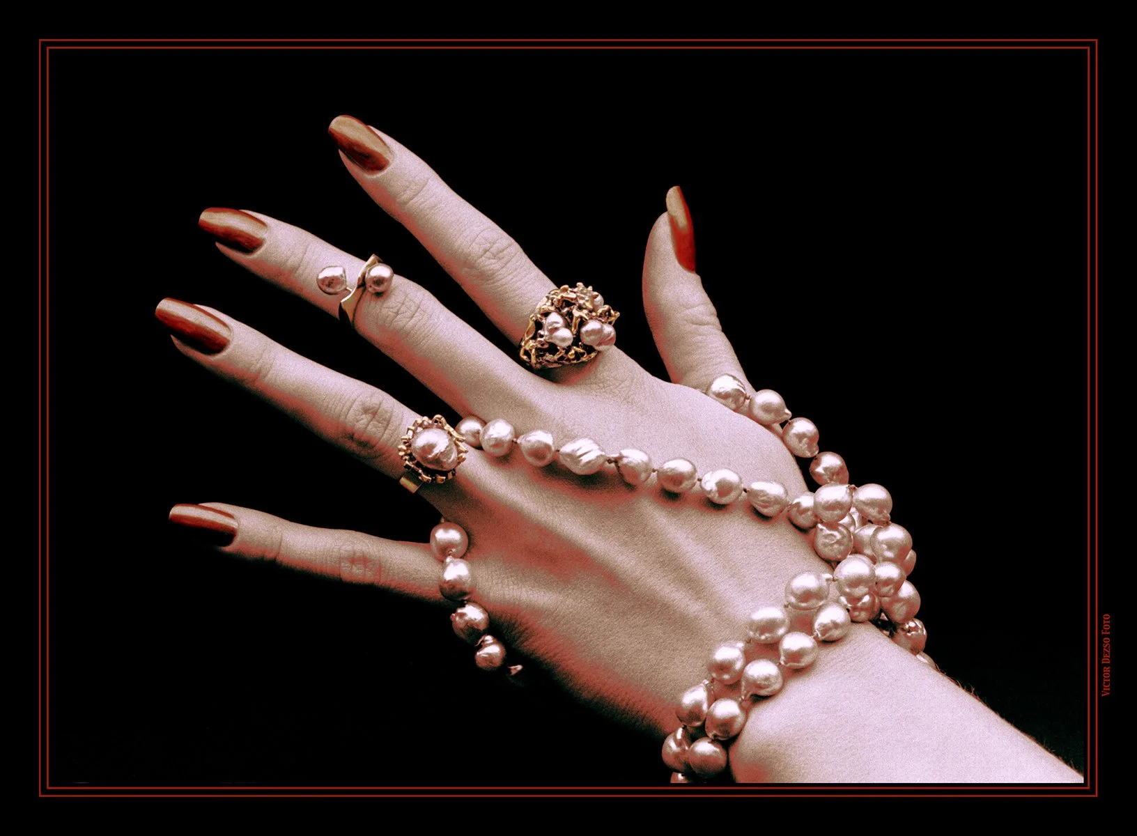 Jewellry on Hand-1970's-RGB-1a_4x5s.jpg