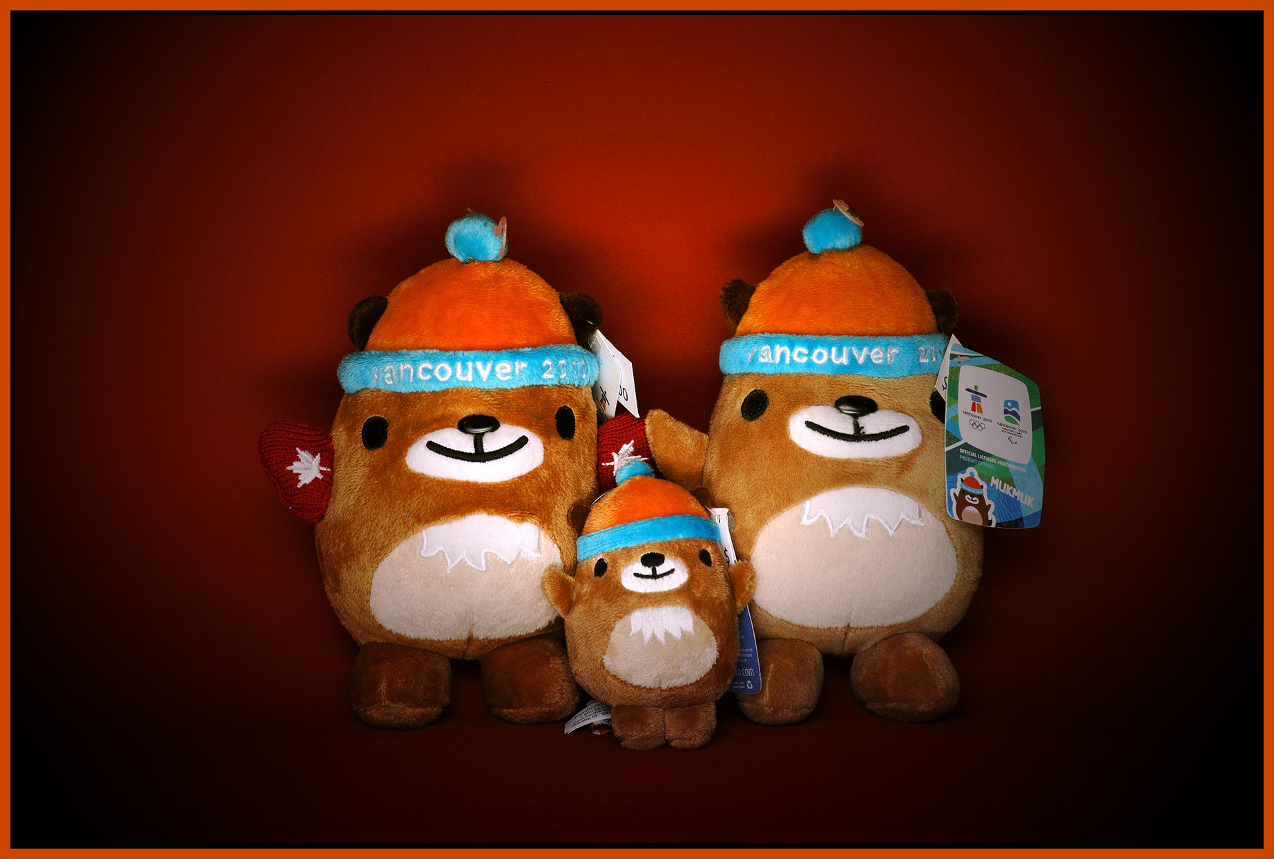 MukMuk's_Dec 1_2022_5C8770_peEwgt_intnse_4x6s.jpg