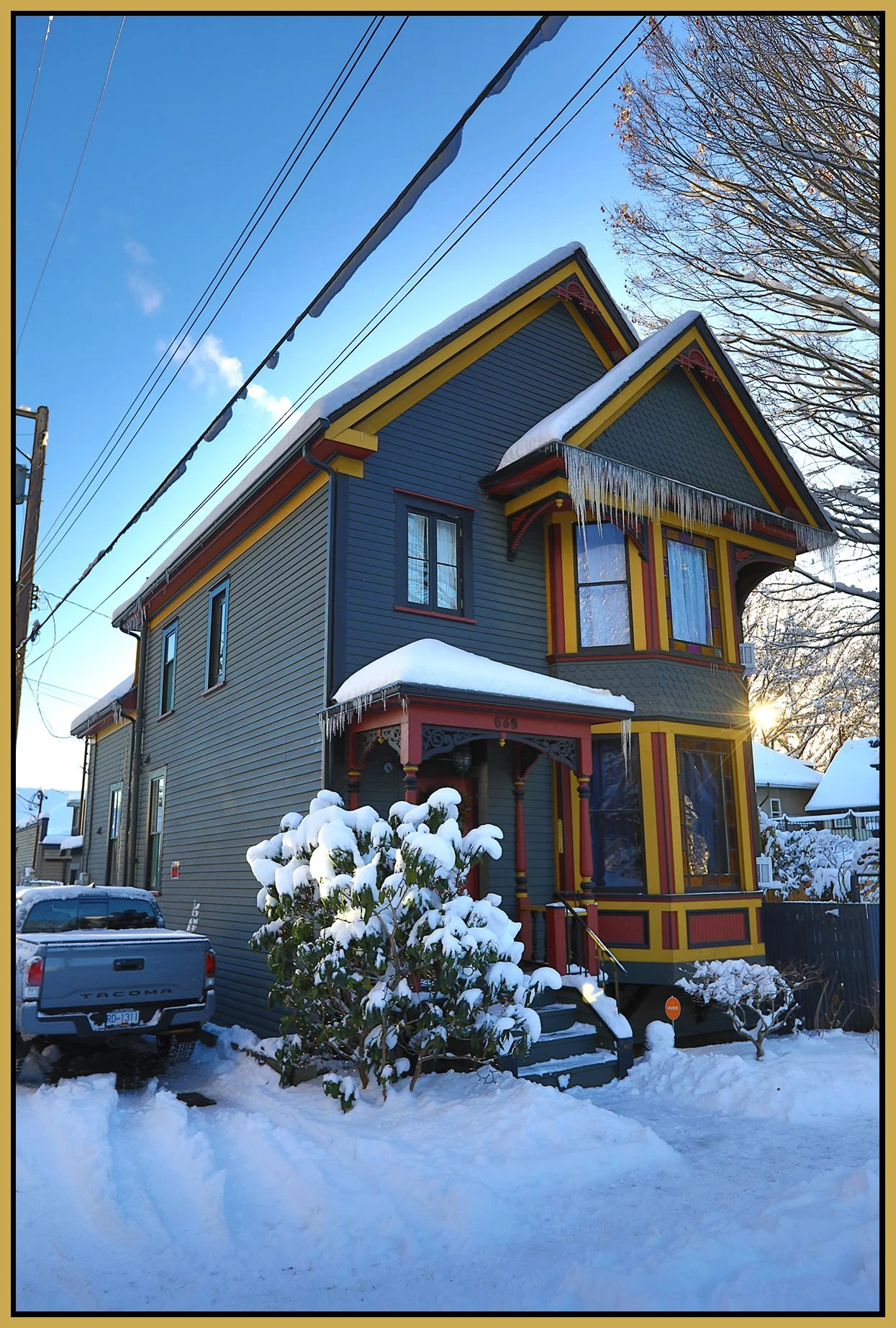 630 Princess Ave in Snow_Dec 21_2022_HDR_5D0487_4x6s.jpg