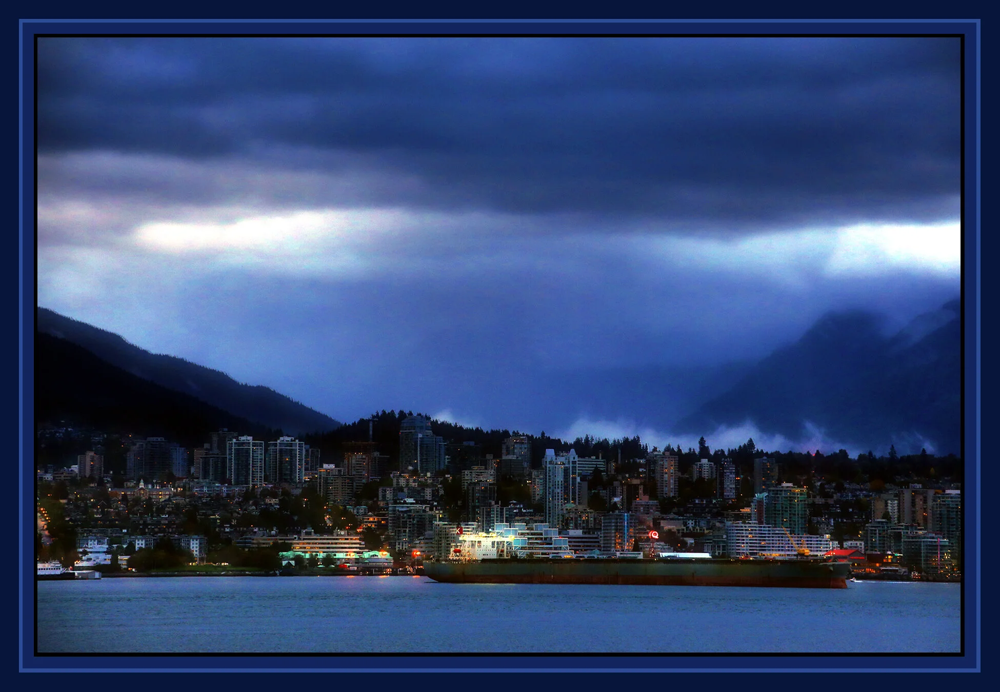 Vancouver Harbour LkgN_Oct 4_2019_HDR_F6782_peSat&Glo&BrndImpct_4x6s.jpg