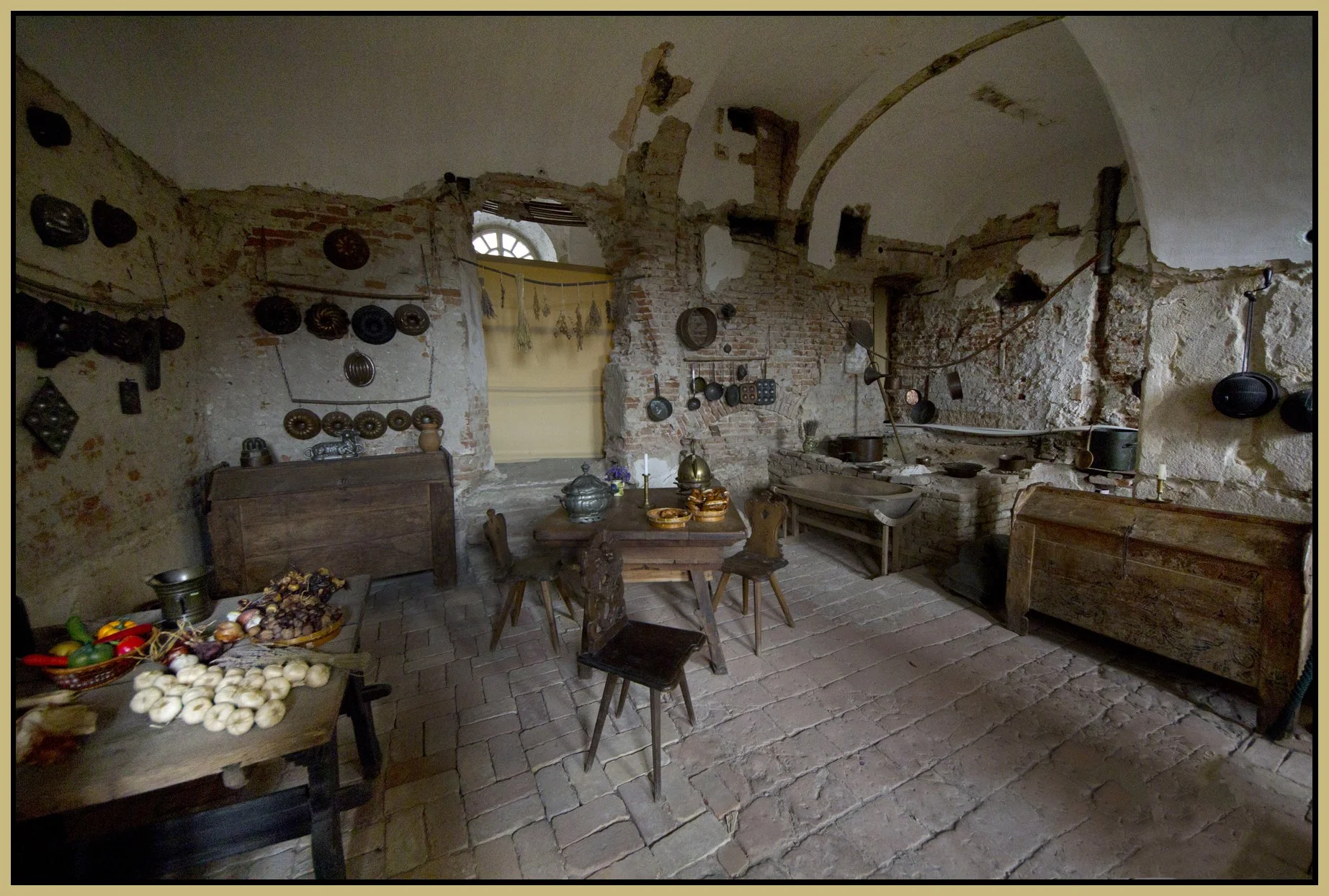 Pécel_Oct 28_20011_7757_4x6s.jpg