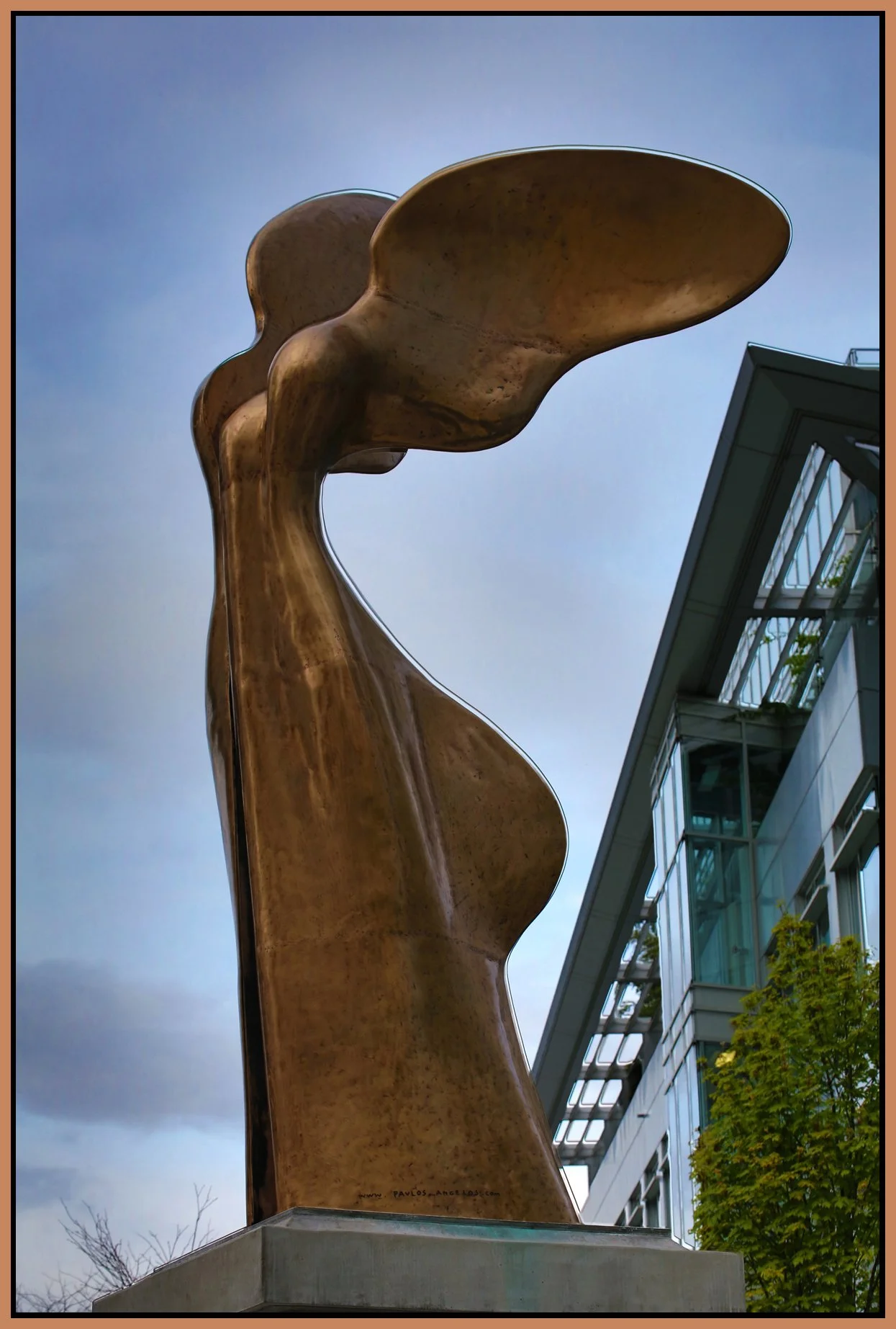 Cordova Statue Nike_Apr 26_2014_HDR_E7051_4x6s.jpg