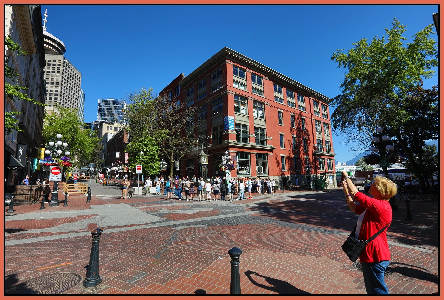 Gastown Clock_Jul 4_2024_HDR_5E6048_4x6s.jpg