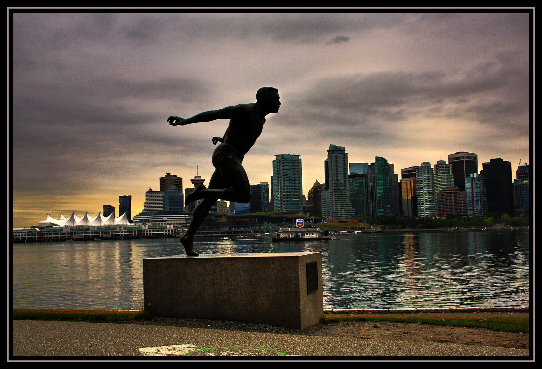Vancouver from Stanley Pk Runner_Sep 1_2020_HDR_3B0286_peWw_Dehaze_4x6s.jpg