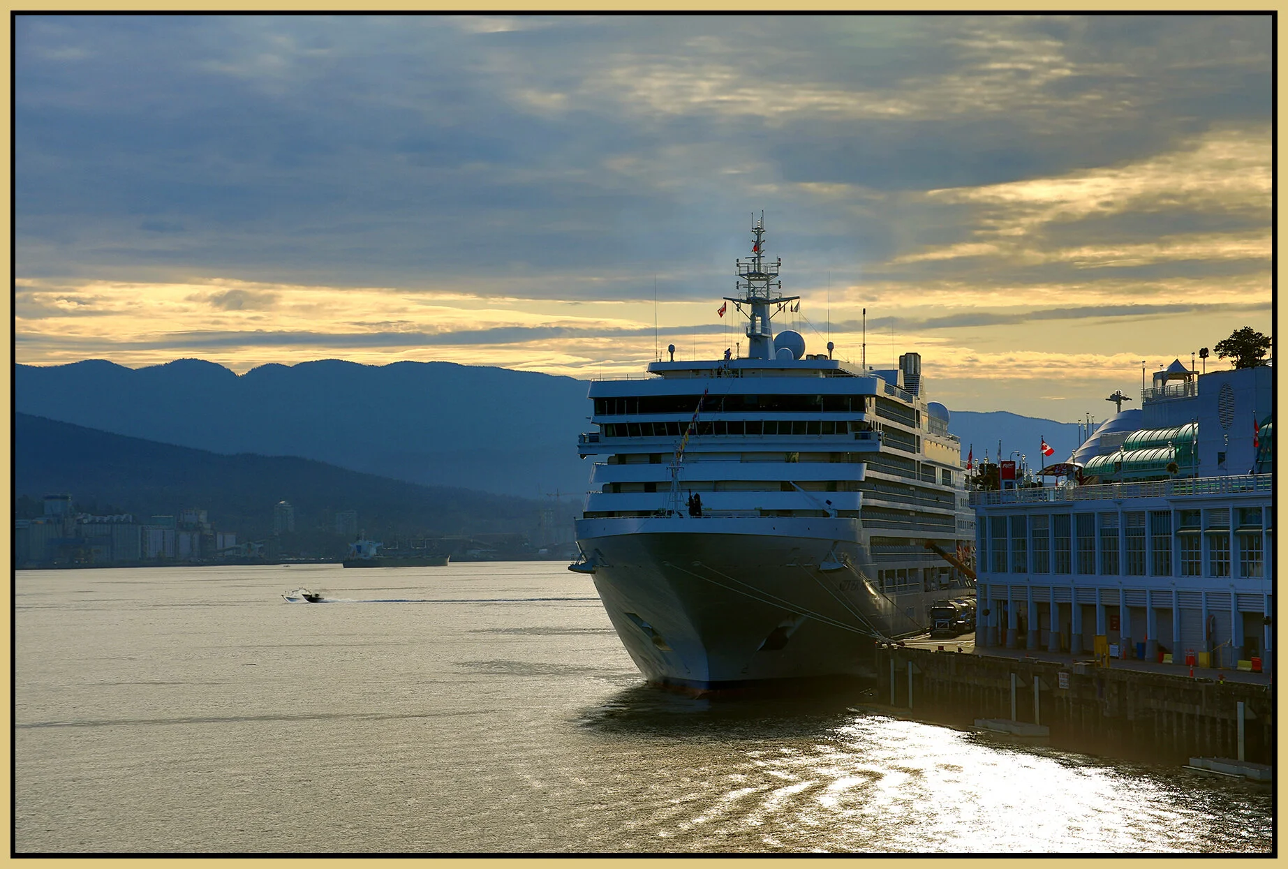 Coal Harbour Ship_Jul 25_2019_HDR_E1051_4x6s.jpg
