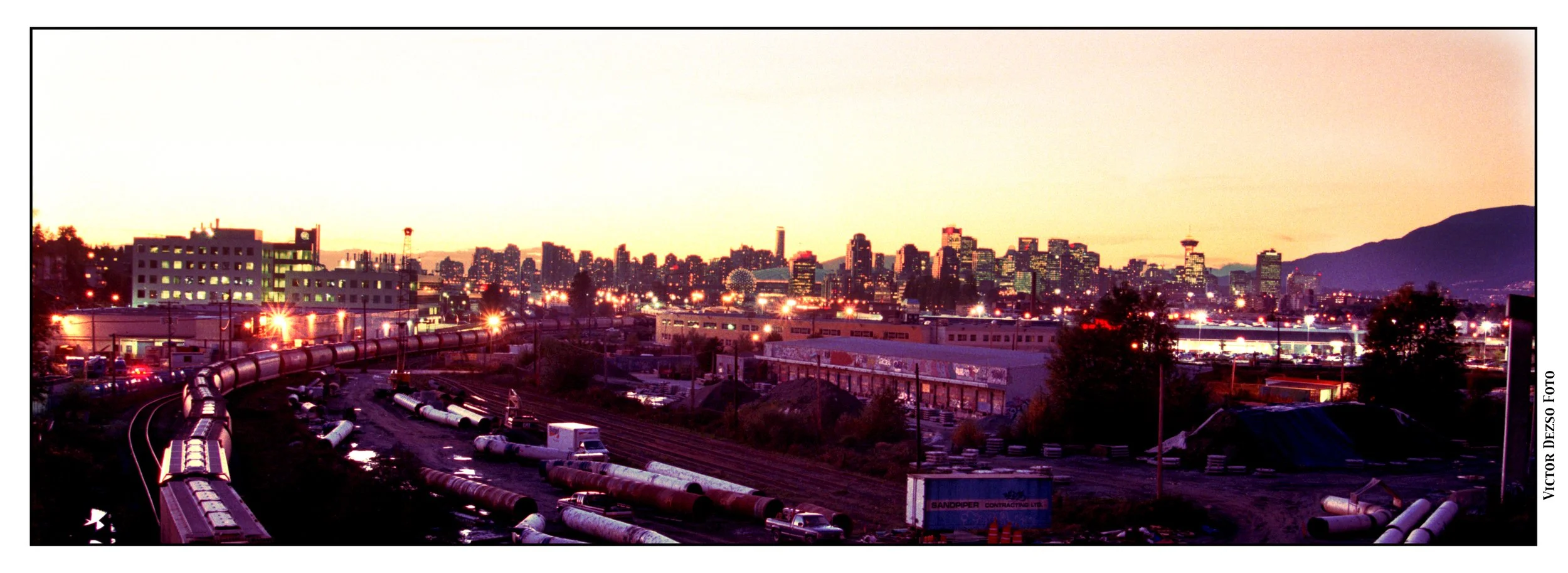 City from Clark Dr._Oct_21_2001_24_1_4x11.jpg