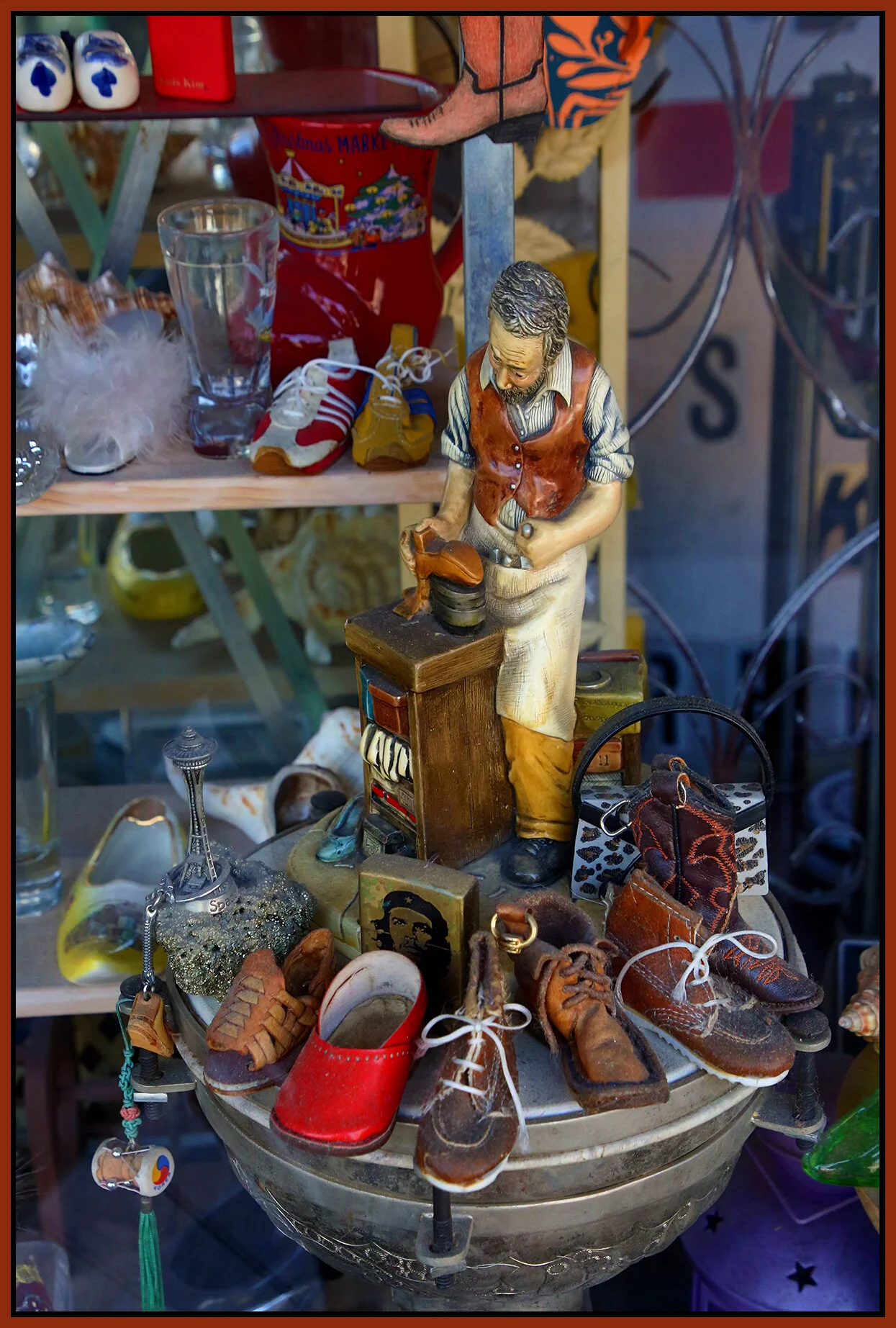 Denman Shoe Repair Window_Apr 8_2020_HDR_B1414_4x6s.jpg