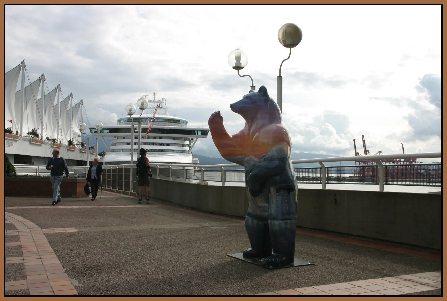 Bear_Jun 13_2006_7122_4x6s.jpg