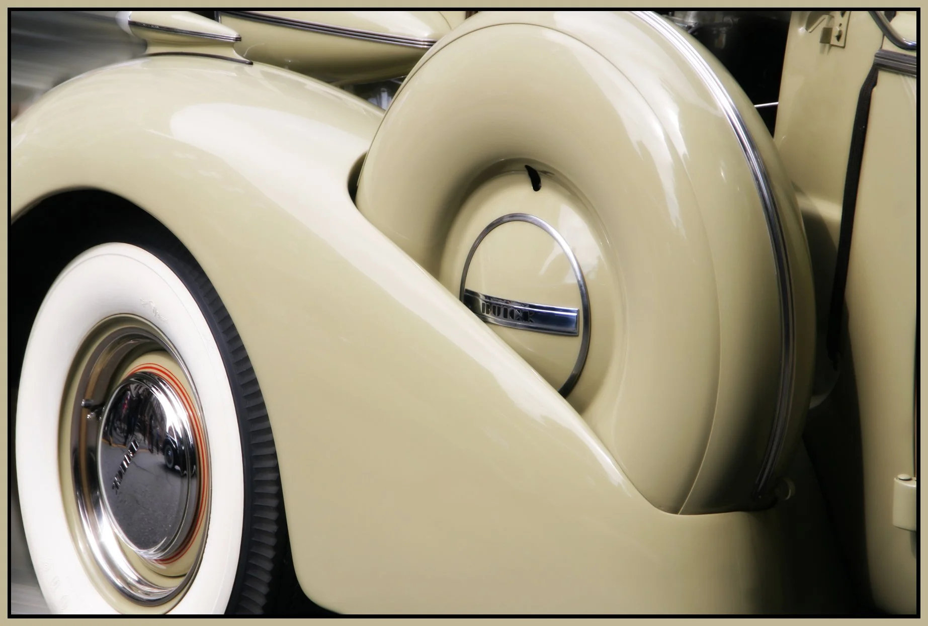 37 Buick_1230_4x6s.jpg