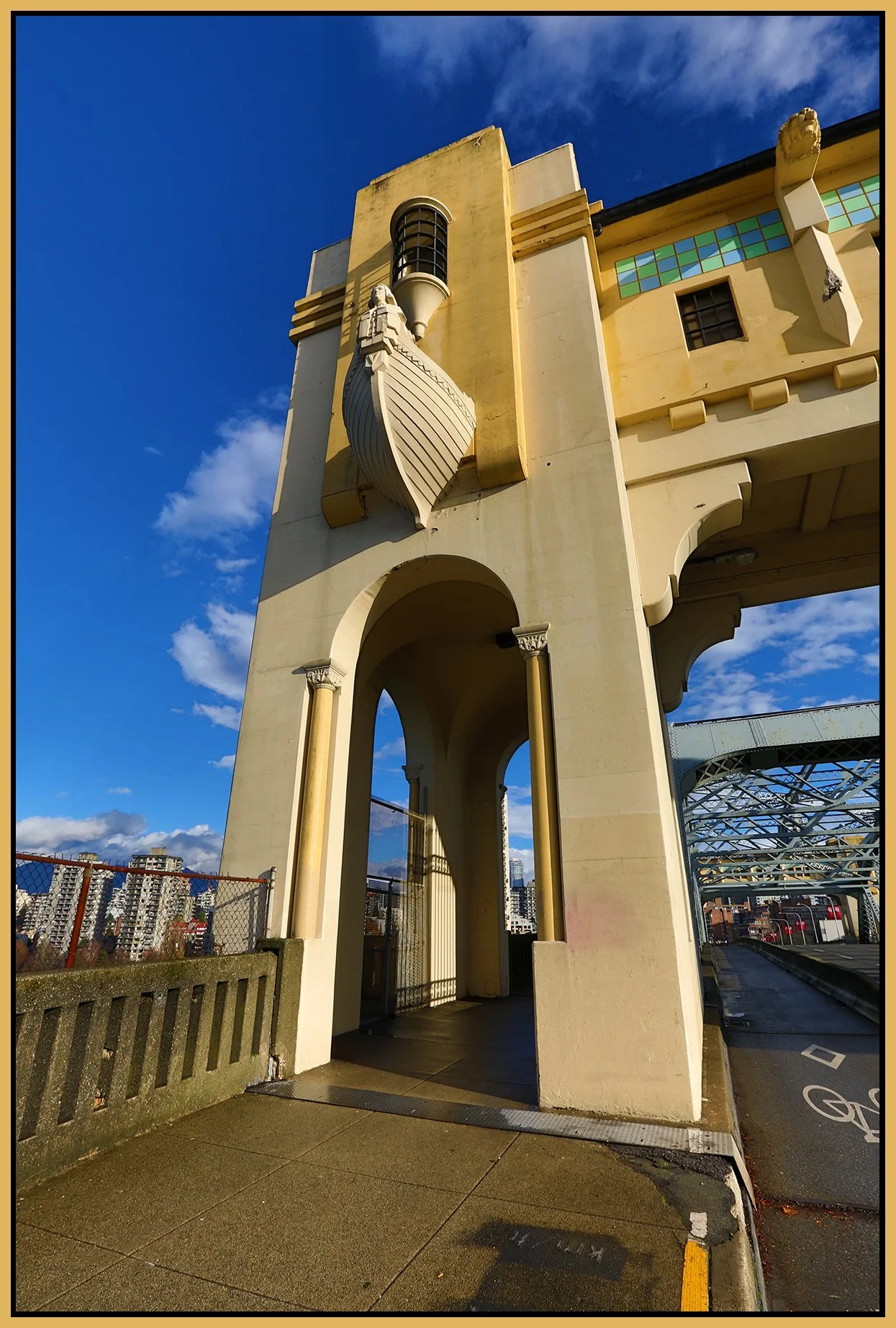 Burrard Bridge_Dec_2013_HDR_D9642_4x6s.jpg