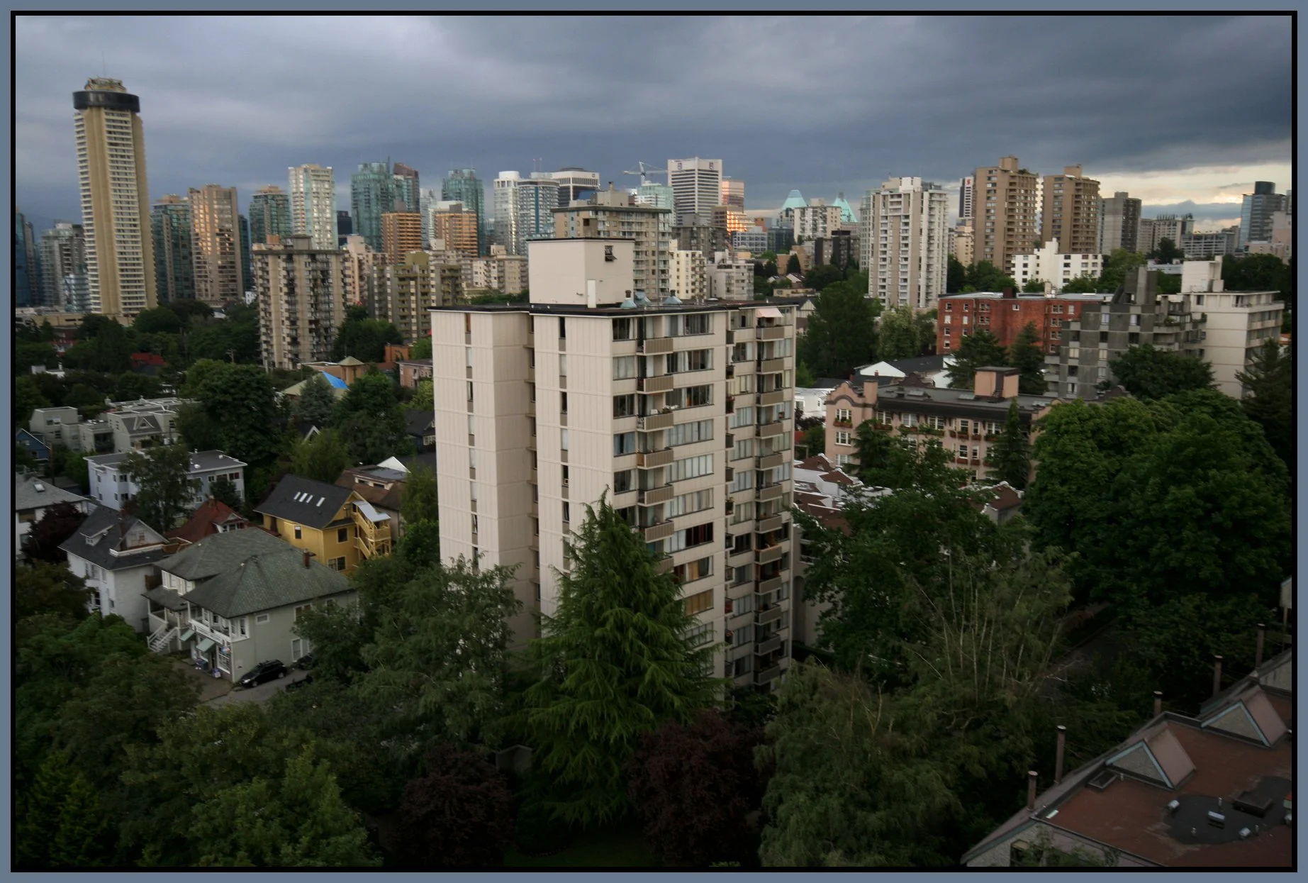 Maria's View West End Vancouver_8822_4x6s.jpg