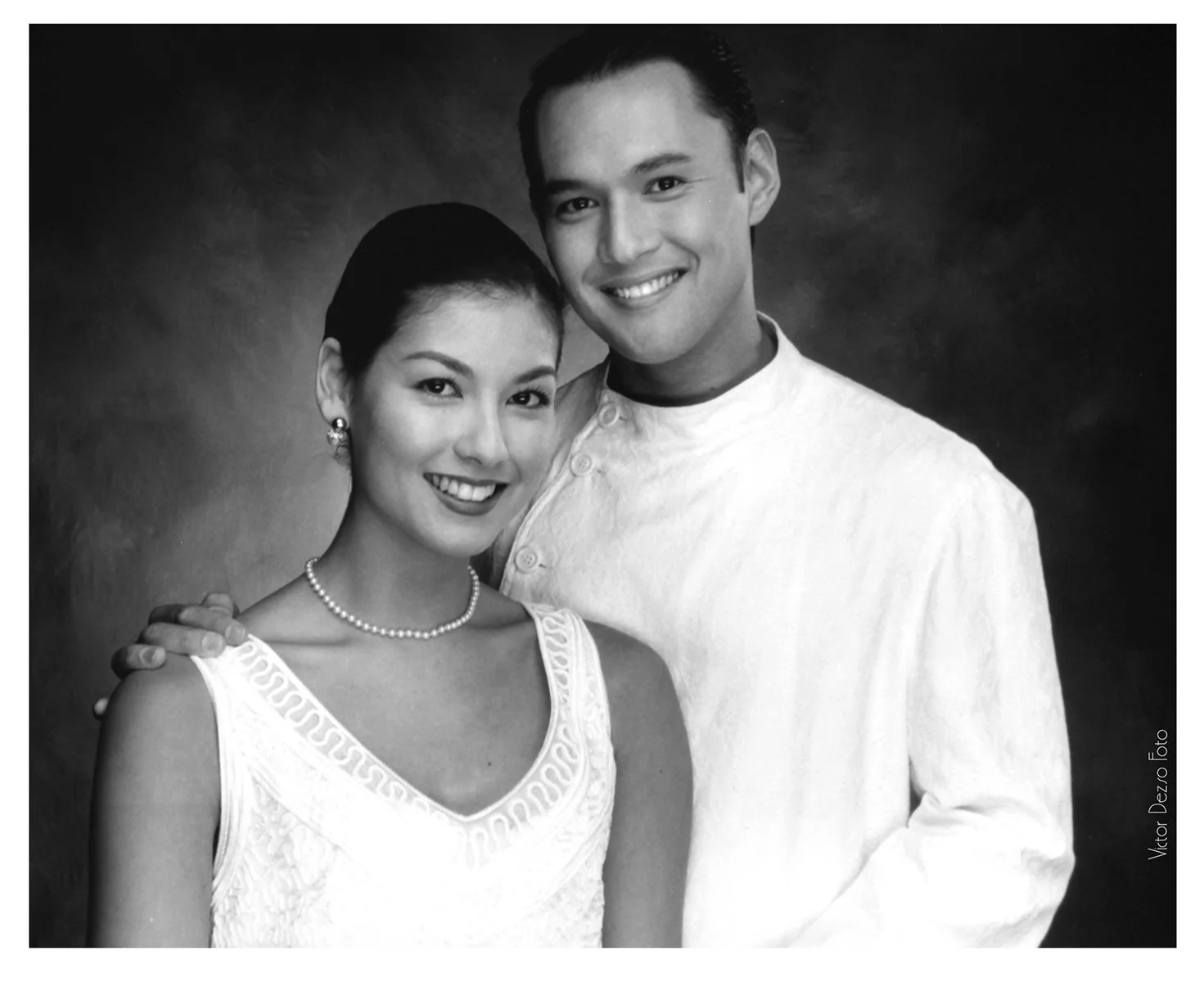 Anna-Marie & Oliver Tan_6153_4x5.jpg