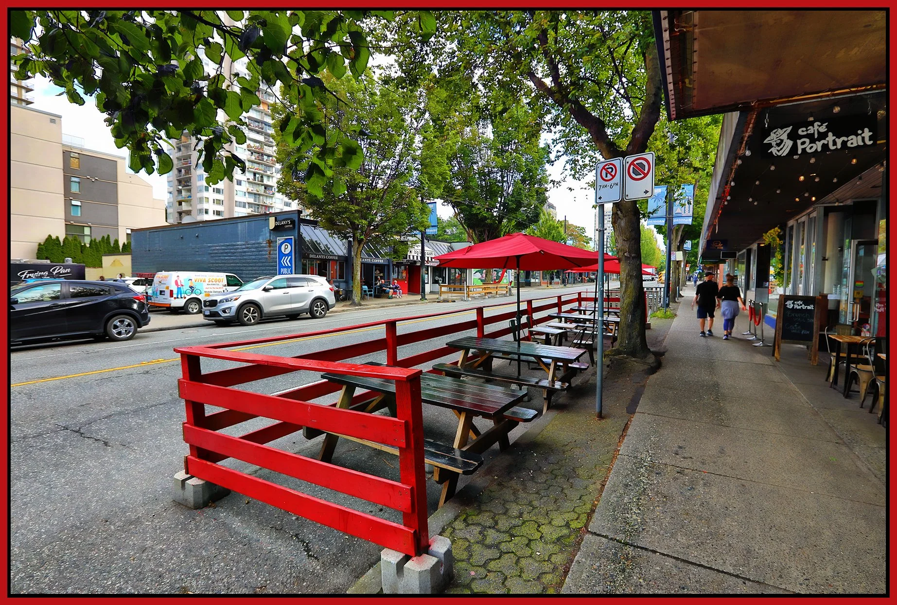 1119 Denman Curbside Seating LkgN_Jun 30_2024_HDR_4J2044_peShdngCntrst_4x6s.jpg