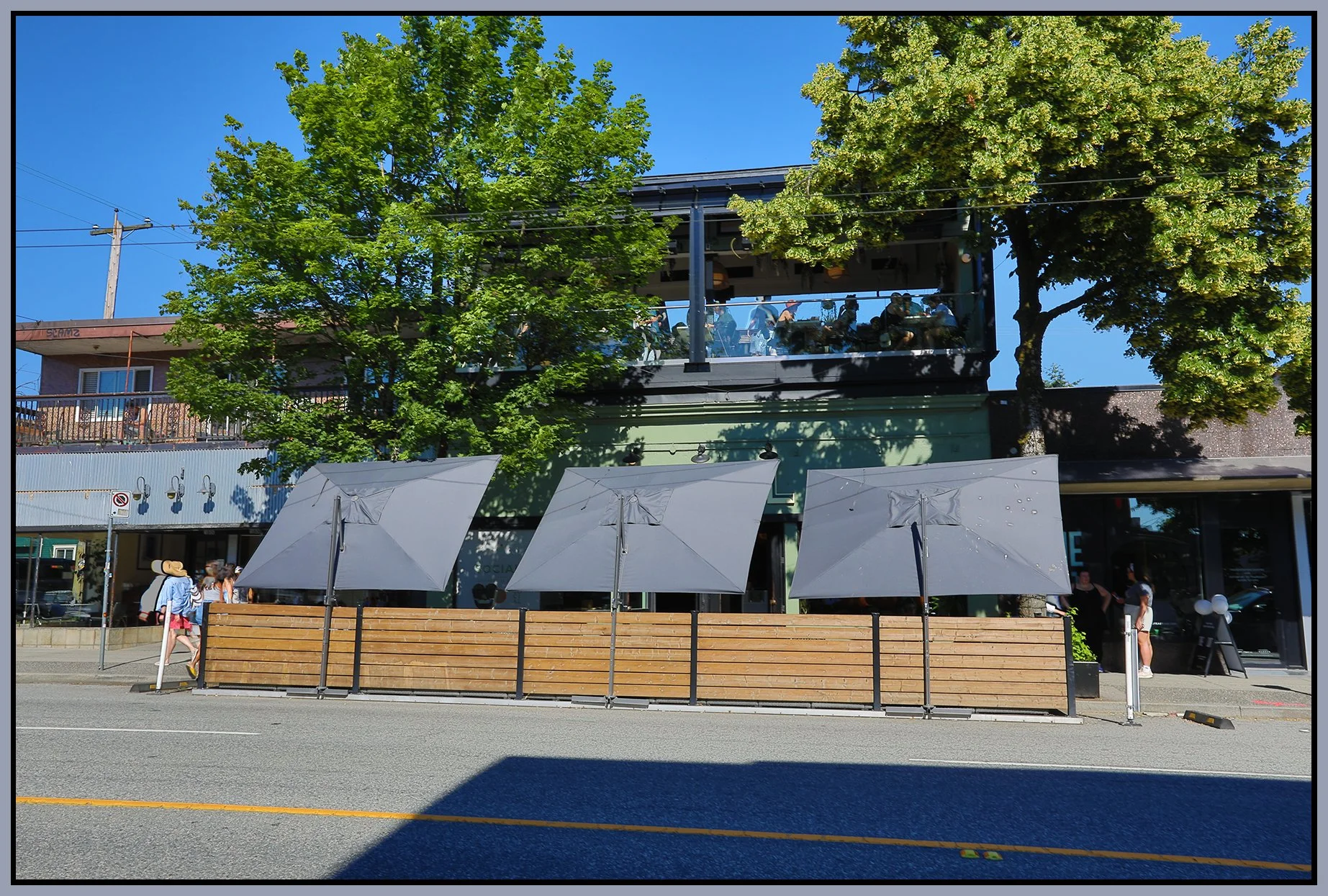 1812 Commercial Dr Curbside Seating_Social_Jul 7_2024_HDR_5E6212_4x6s.jpg