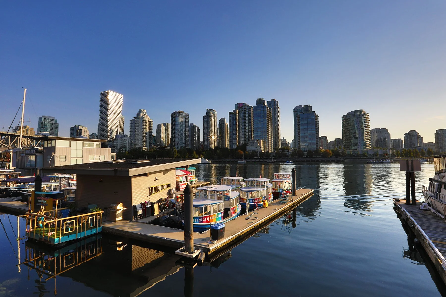 Granville Island House Boats LkgN_Aug 31_2022_HDR_5B6811_4x6.jpg