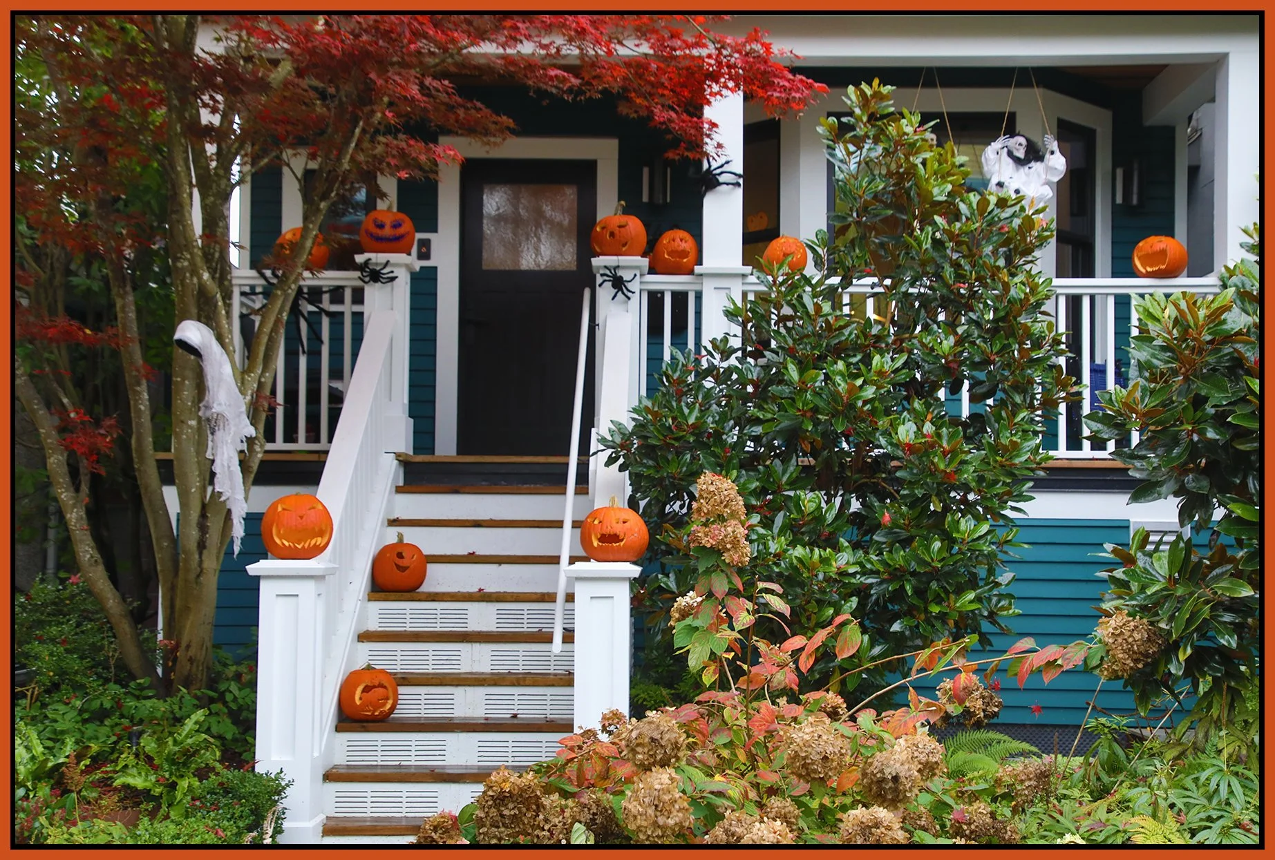 742 Union St Pumpkins_Oct 31_2024_HDR_5E3935_4x6s.jpg