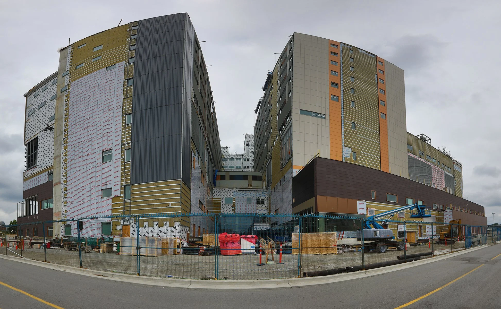 New St.Paul's Hospital Const_Jun 22_2028_HDR_Pan_4J6781_4x6.jpg