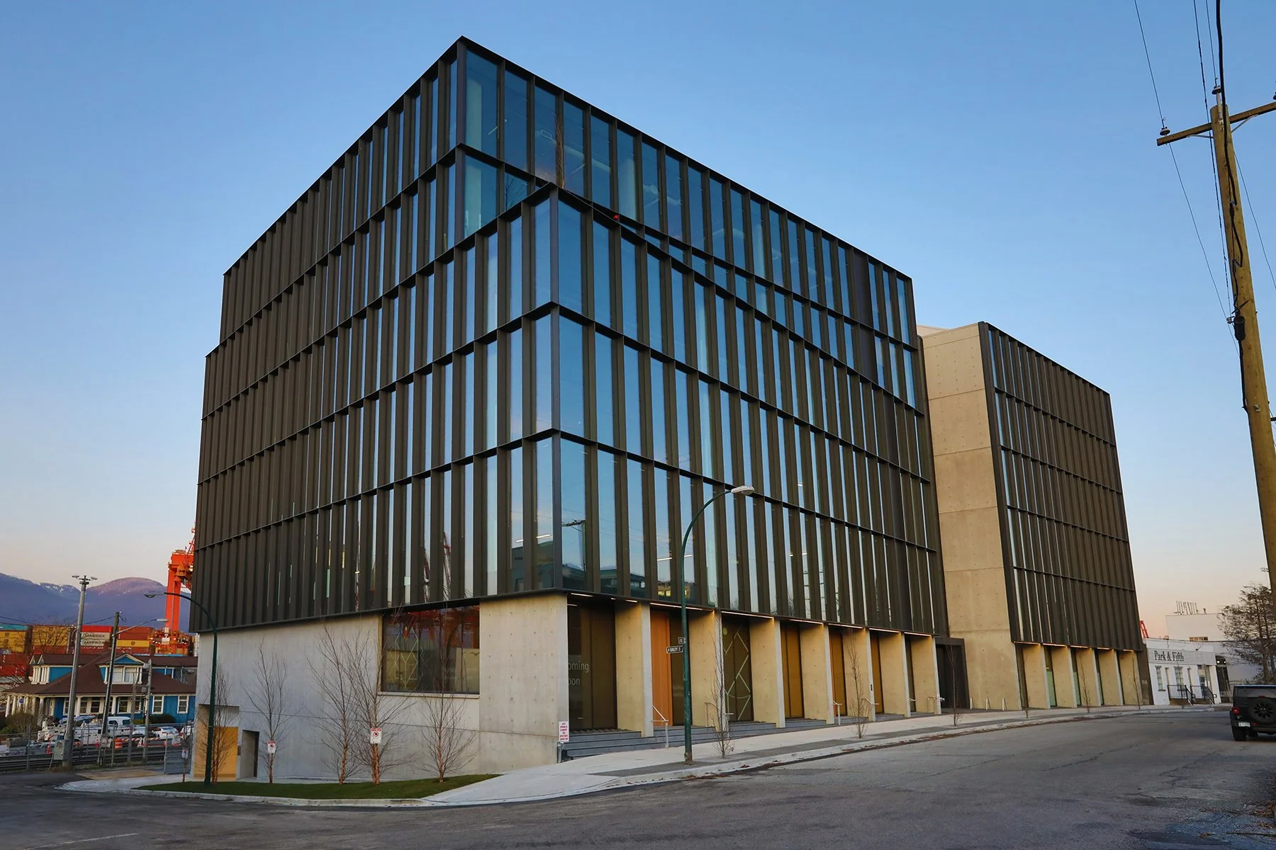 415 Railway St_Dec 12_2022_HDR_5C9194_4x6.jpg