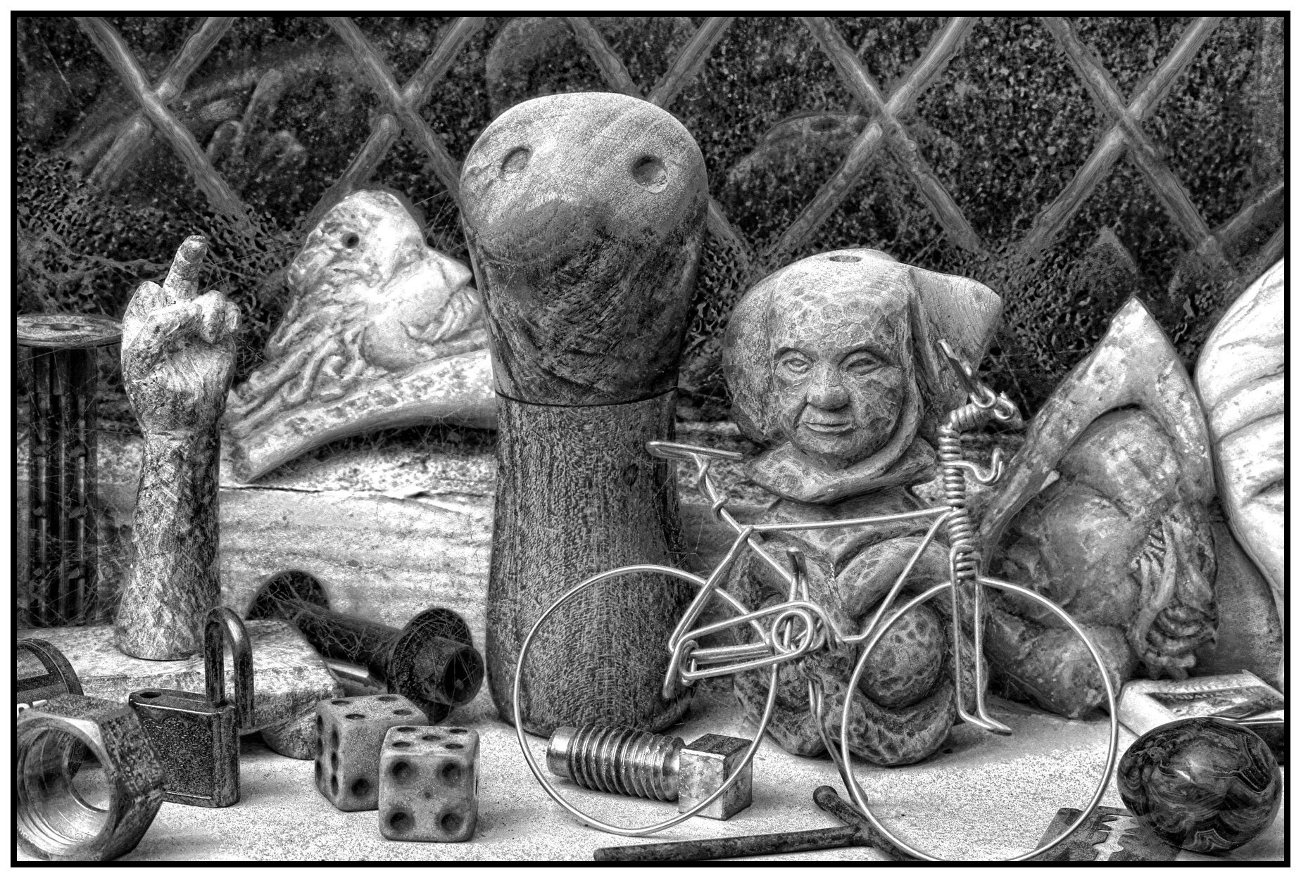 VDD Carvings_Nov 7_2017_HDR_B8010_peLitePencl_4x6s.jpg