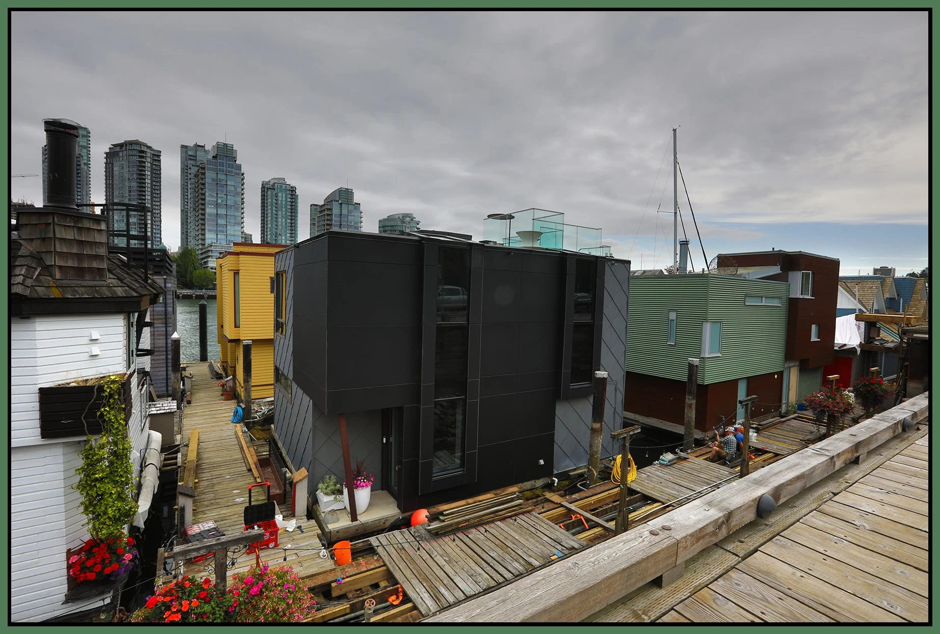 Granville Island Houseboats_Jul 2_2025_HDR_4J7857_4x6s.jpg