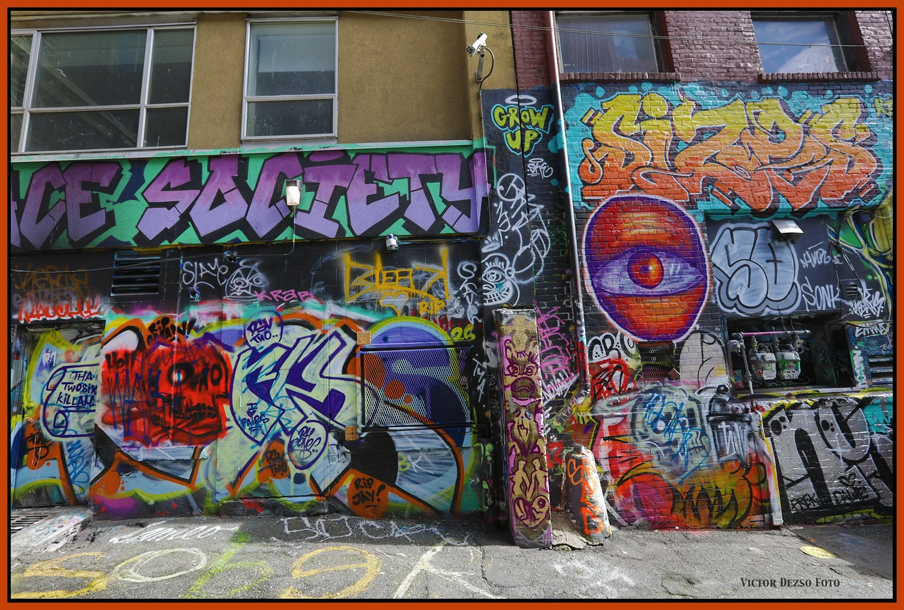 Ashtrey Alley Graffiti_Jul 30_2026_HDR_4L7436_4x6s.jpg