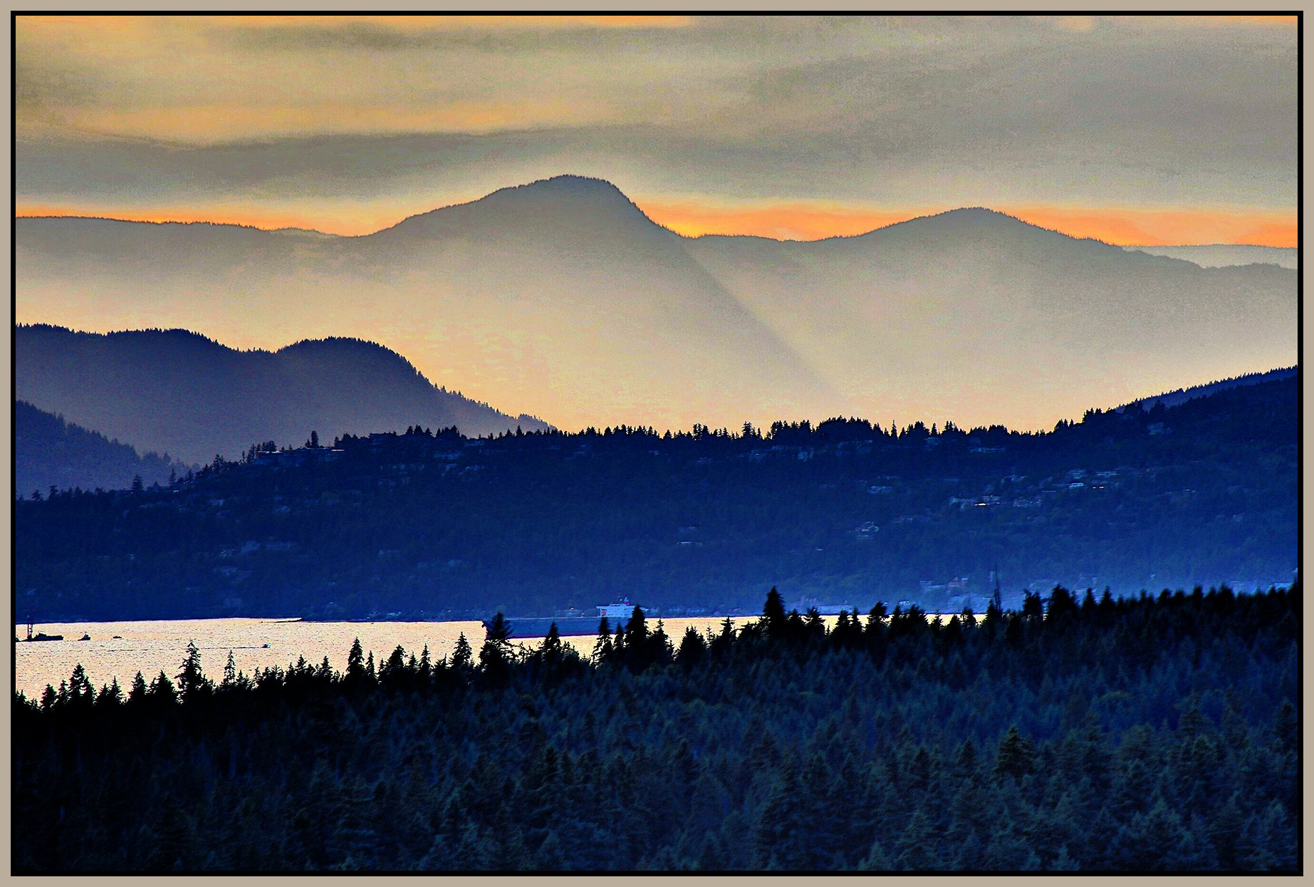 Vancouver LkgNW_Jul 2_2014_HDR_F3264_peGio_4x6s.jpg