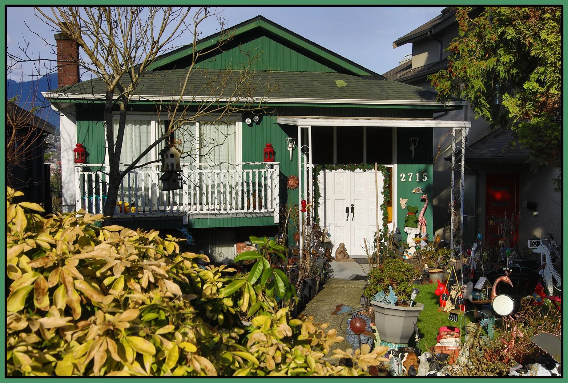 2715 Yale St Knick-Knacks_Feb 4_2024_HDR_5E3880_4x6s.jpg