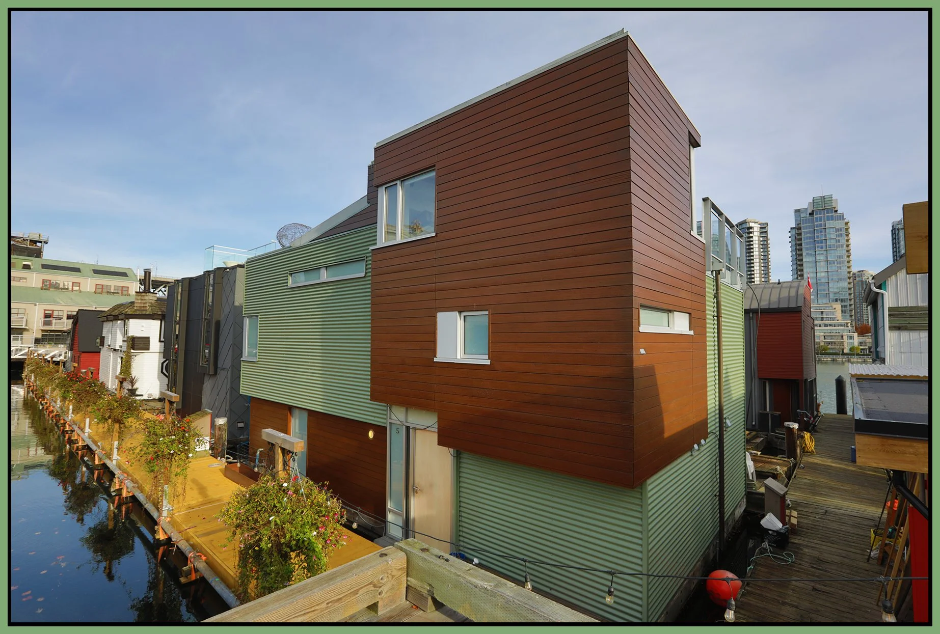 Granville Island Houseboats_Nov 9_2025_HDR_4K4727_4x6s.jpg