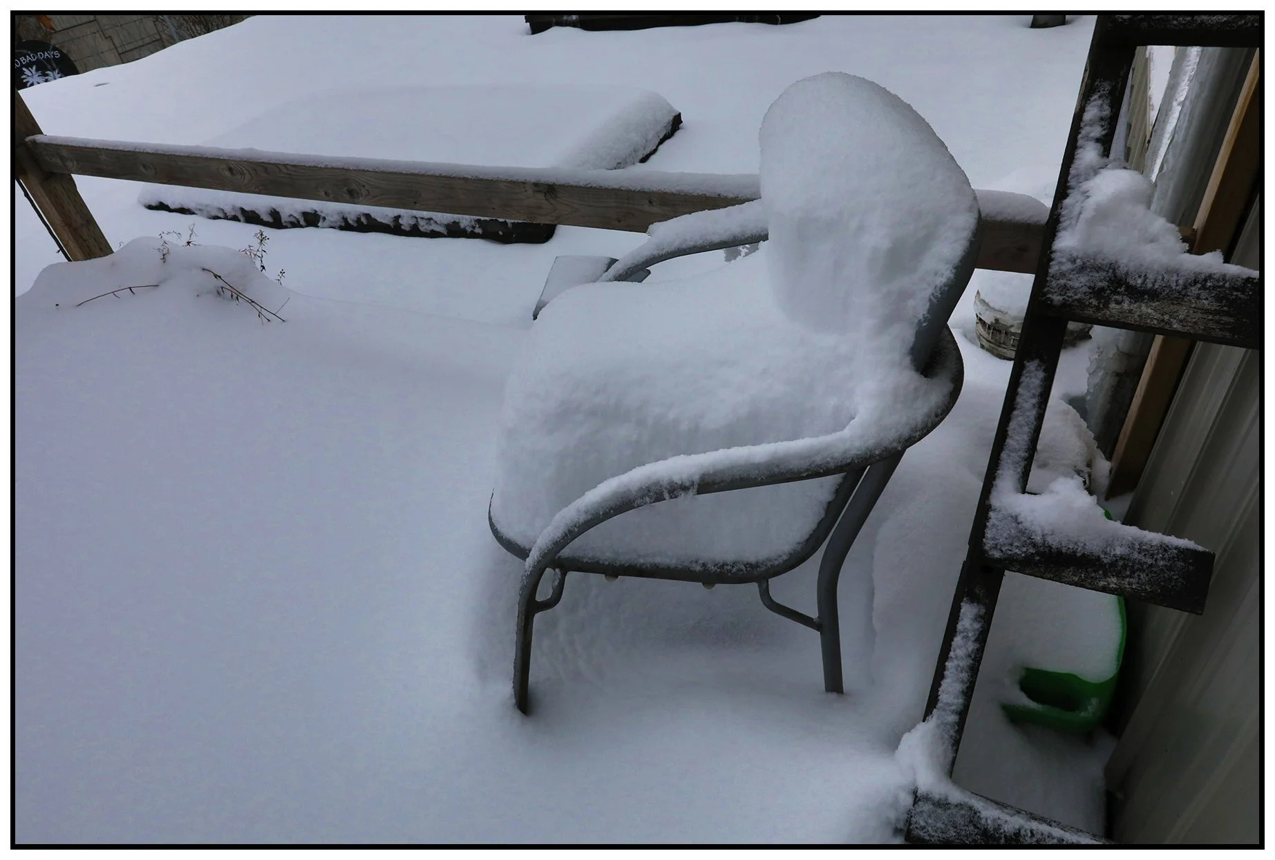 301 Raymur Balcony Chair in Snow_Dec 22_2022_HDR_5D1127_4x6s.jpg